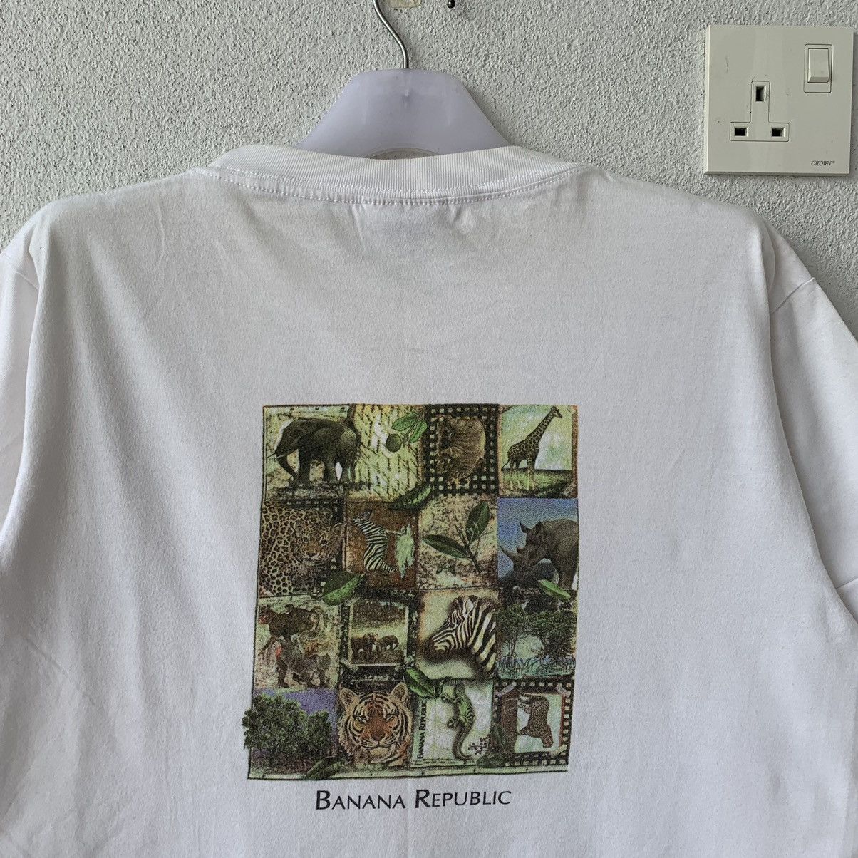 Banana Republic × Vintage BANANA REPUBLIC t shirt spell out animal design Size US M / EU 48-50 / 2 - 3 Thumbnail