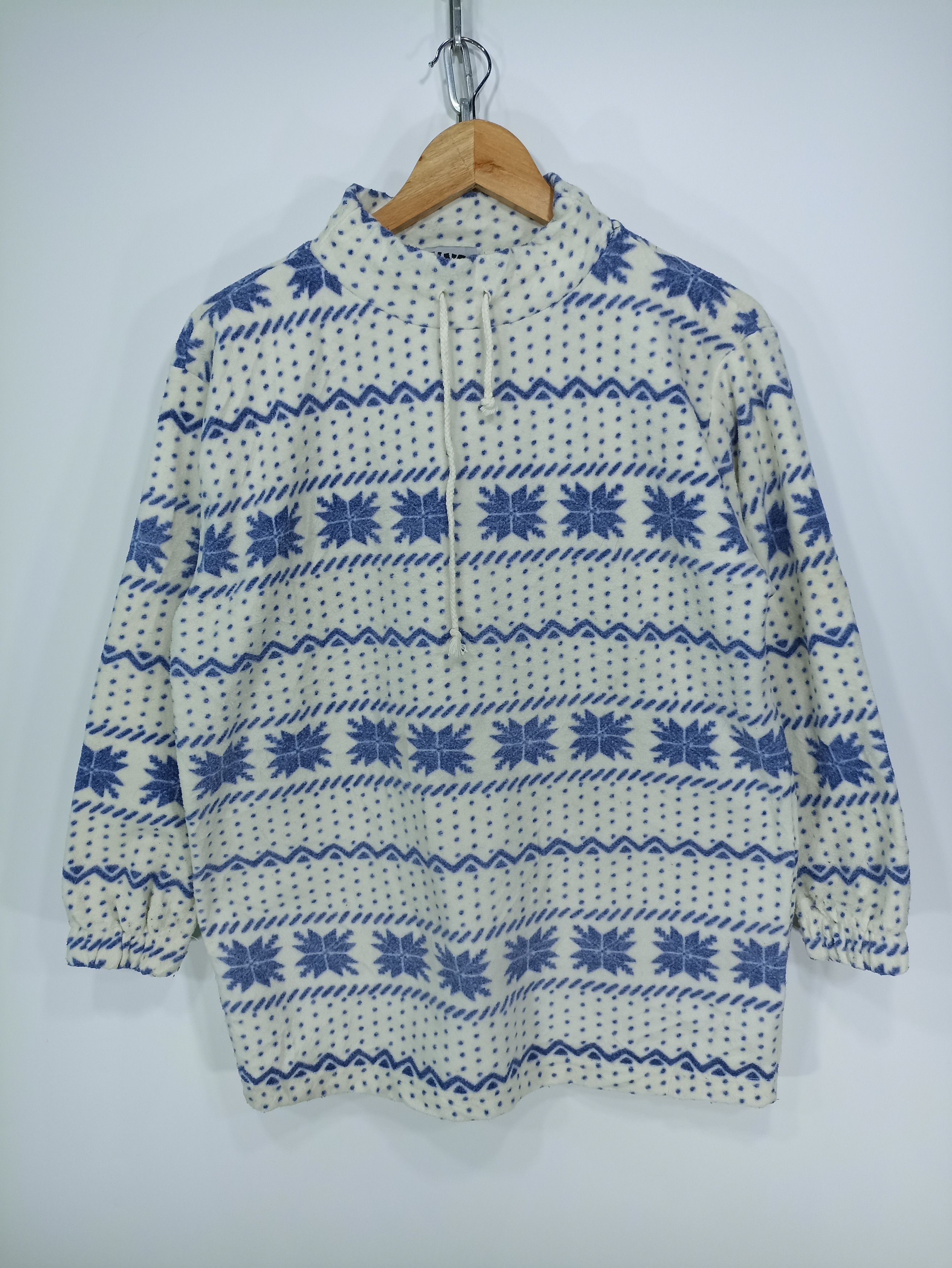 image of Outdoor Life x Vintage Find! Favor Fleece Sweatshirt in White Blue, Men's (Size Medium)