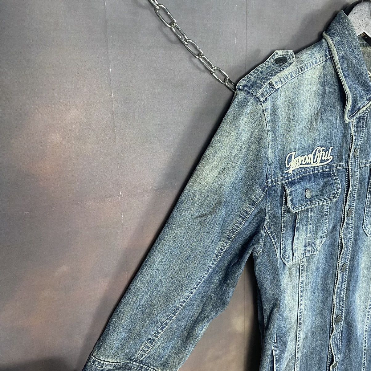In The Attic × Japanese Brand × Vintage Vintage In The Attic SpellOut Light Denim Jacket Size L / US 10 / IT 46 - 7 Thumbnail