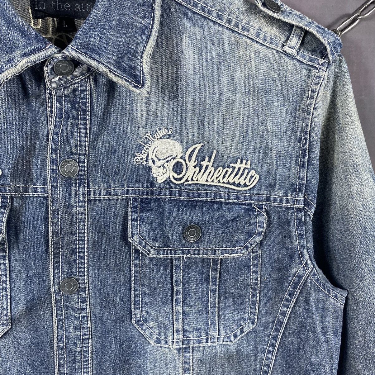 In The Attic × Japanese Brand × Vintage Vintage In The Attic SpellOut Light Denim Jacket Size L / US 10 / IT 46 - 5 Thumbnail