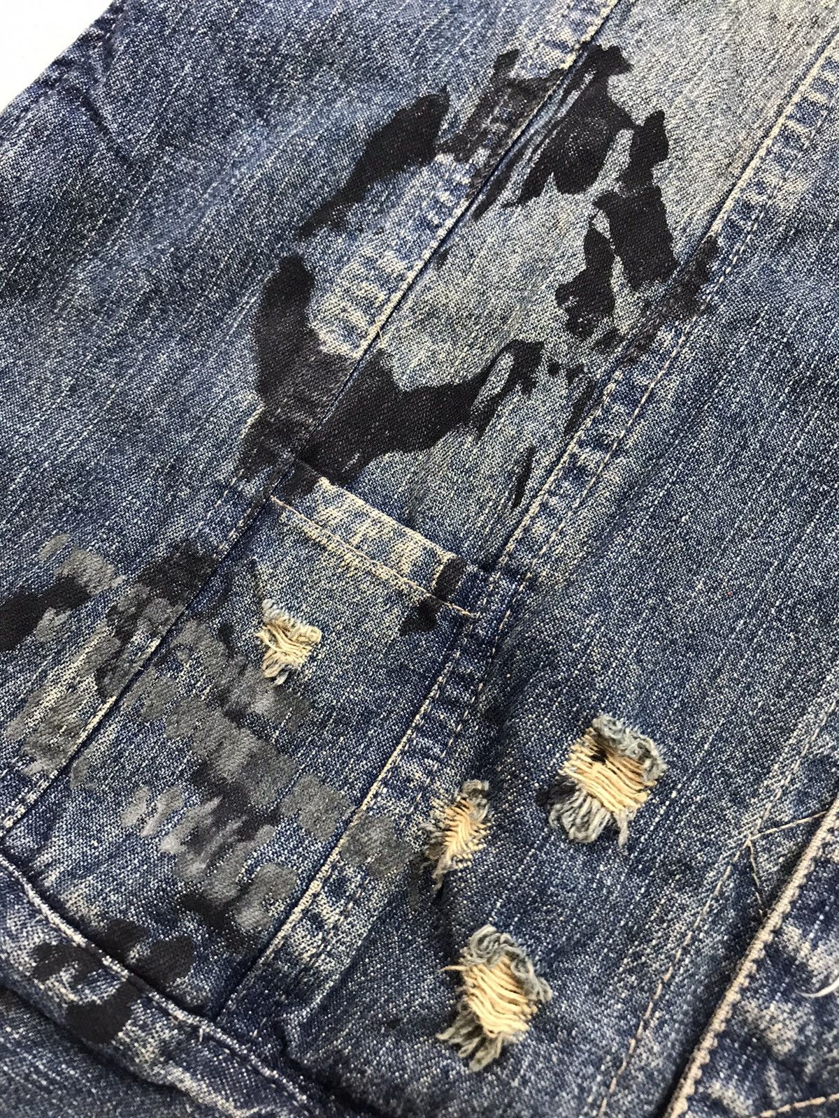 In The Attic IN THE ATTIC ART DISTRESSED DENIM JACKET Size US L / EU 52-54 / 3 - 10 Thumbnail
