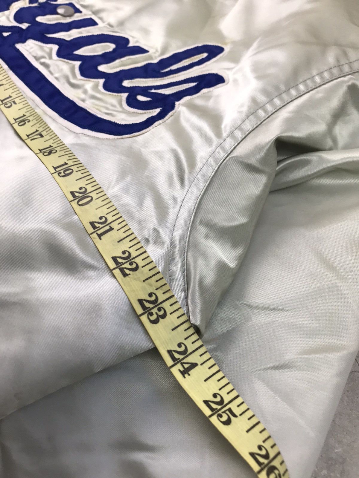 MLB × Vintage 🔥VINTAGE 80s KANSAS CITY ROYALS MLB STARTER SATIN FELCO Size US M / EU 48-50 / 2 - 15 Thumbnail