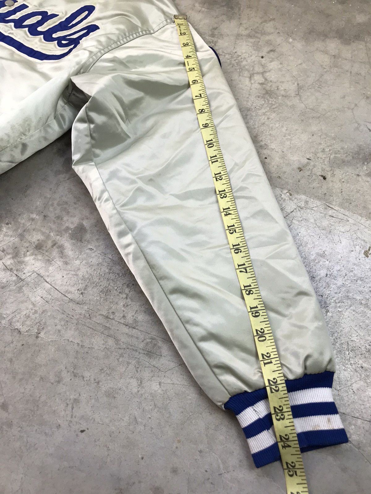MLB × Vintage 🔥VINTAGE 80s KANSAS CITY ROYALS MLB STARTER SATIN FELCO Size US M / EU 48-50 / 2 - 16 Thumbnail