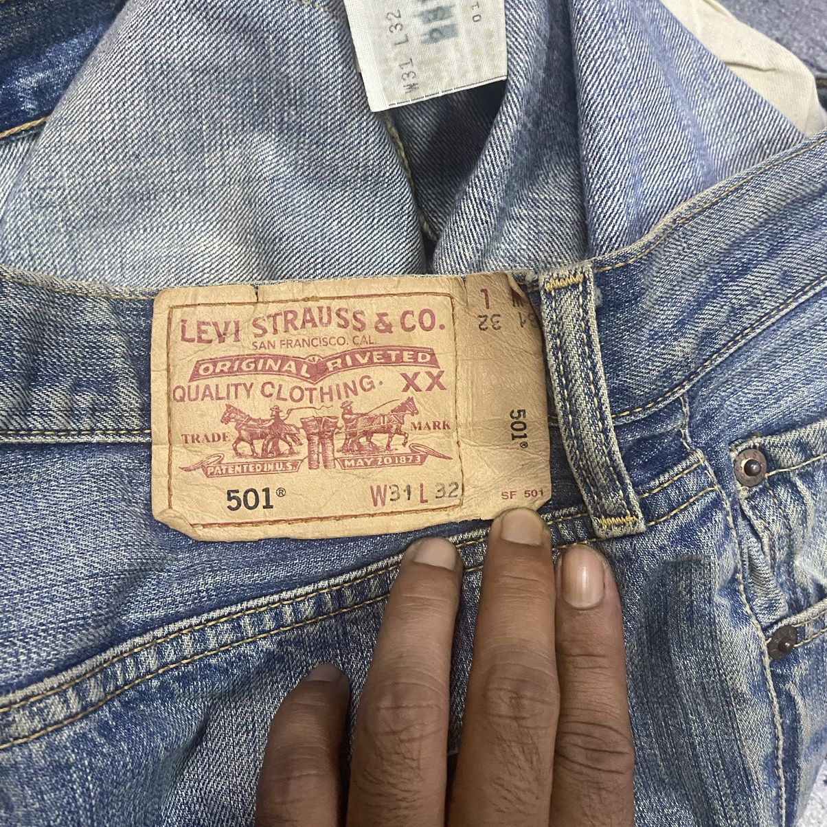 Levi's Vintage Clothing Vintage Levis 501 70s California Light Washed Denim Jeans Size US 31 - 10 Thumbnail