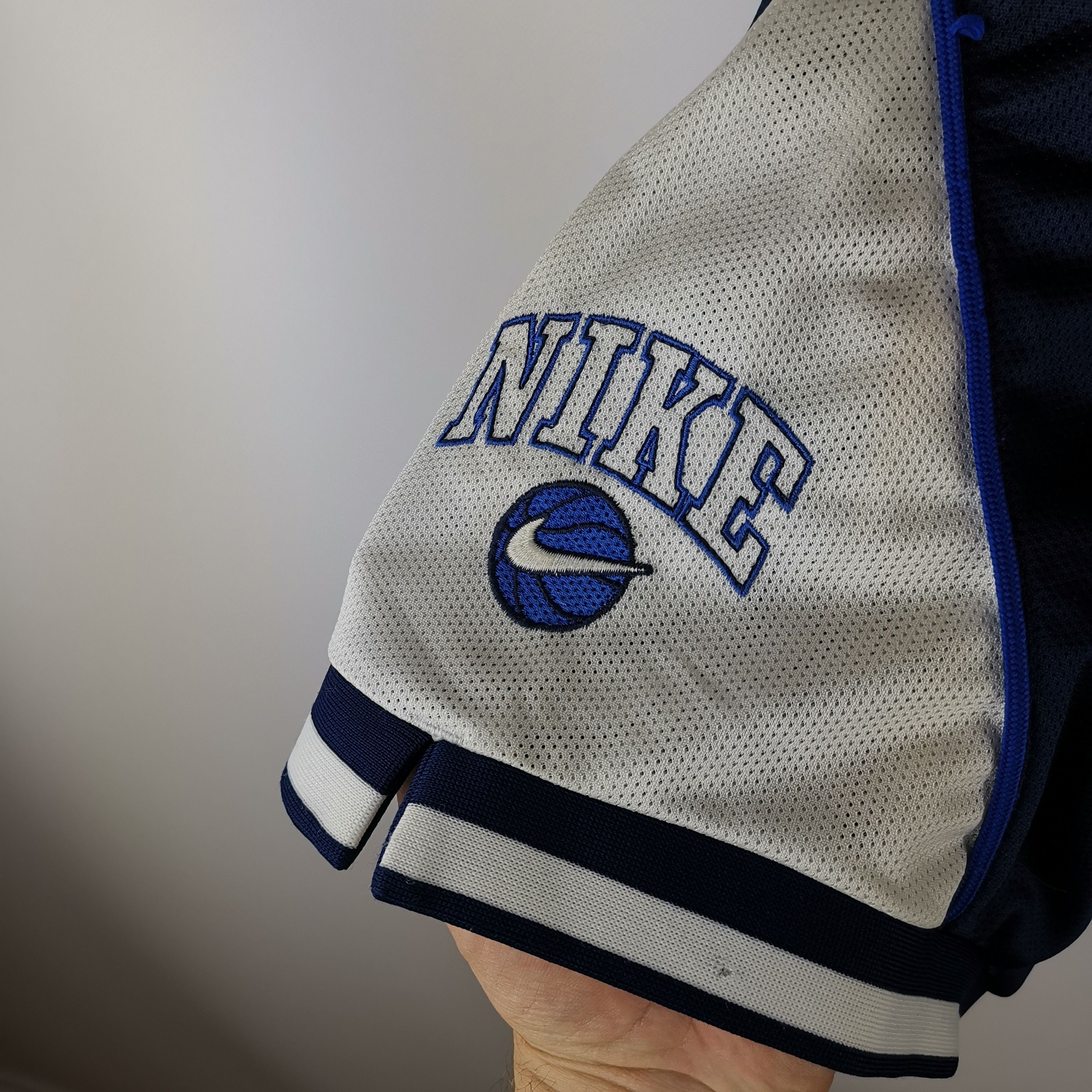 Nike Nike vintage early 90s swoosh logo basketball shorts Size US 38 / EU 54 - 8 Thumbnail