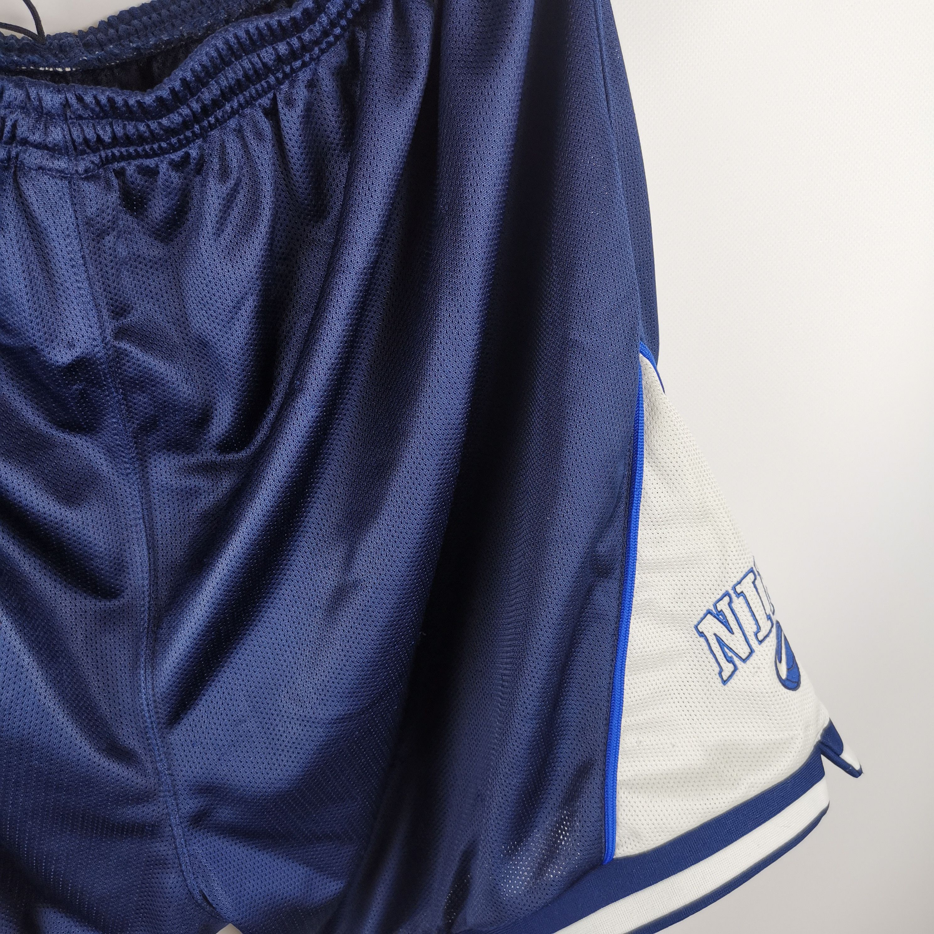 Nike Nike vintage early 90s swoosh logo basketball shorts Size US 38 / EU 54 - 9 Thumbnail