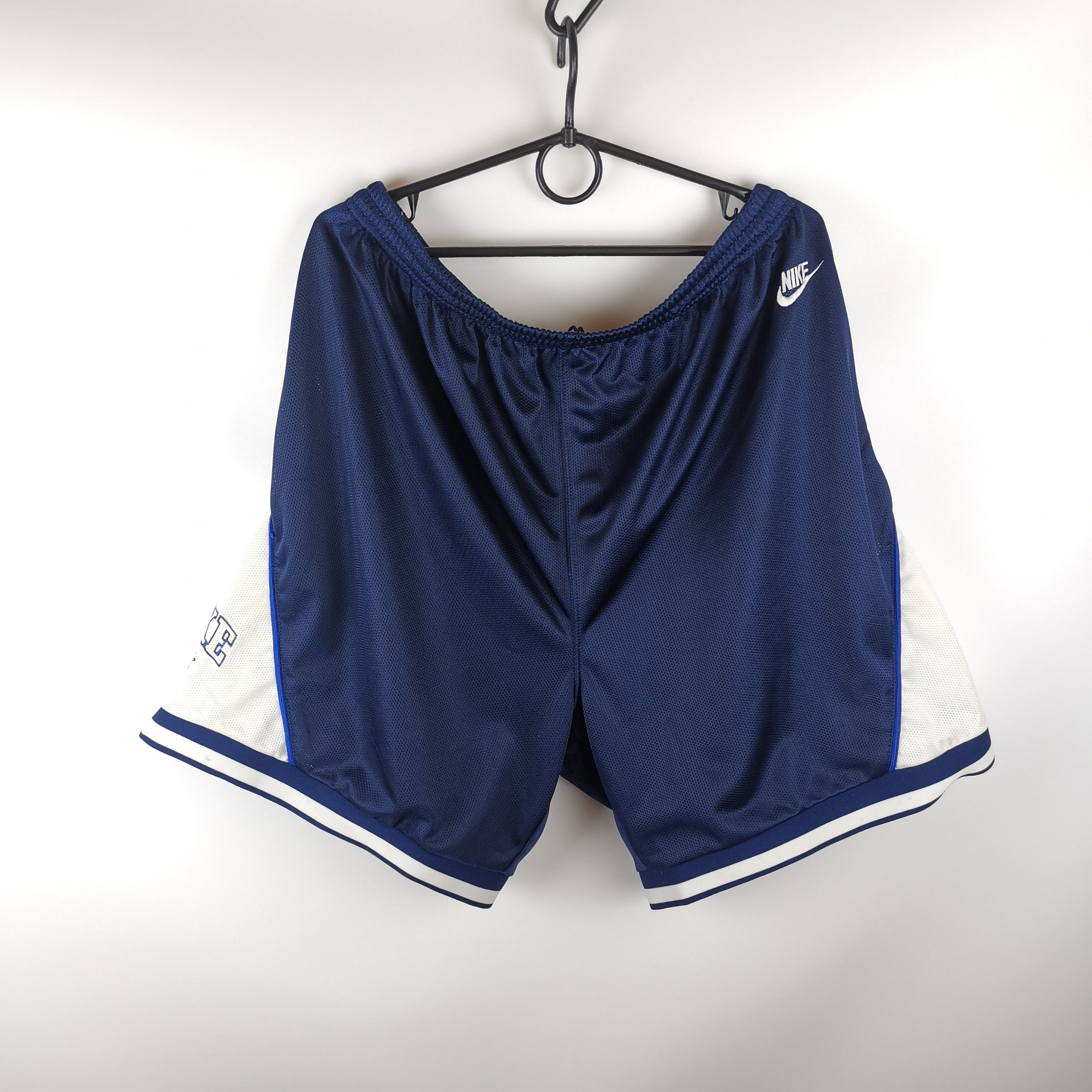 Nike Nike vintage early 90s swoosh logo basketball shorts Size US 38 / EU 54 - 1 Thumbnail