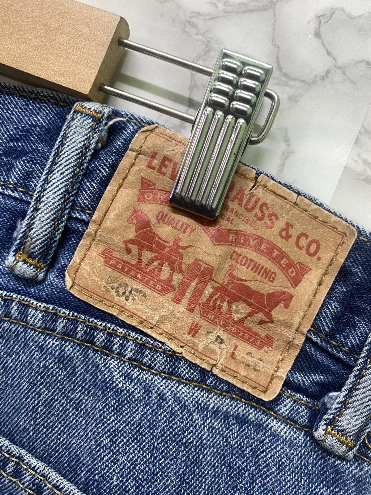 Levi's × Levi's Vintage Clothing × Vintage Vintage LEVIS 505 Jeans - L1 Size US 37 - 15 Thumbnail