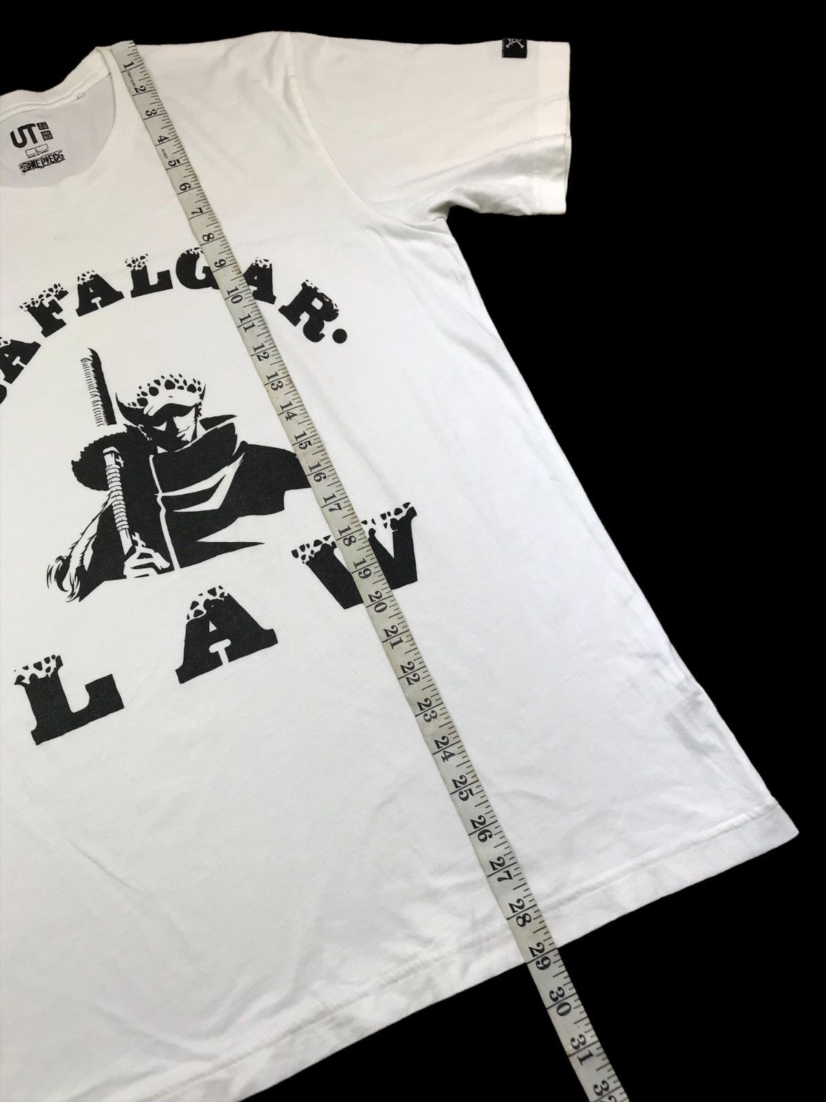 Anime UNIQLO ONE PIECE TRAFALGAR. LAW T-SHIRT Size US L / EU 52-54 / 3 - 10 Thumbnail