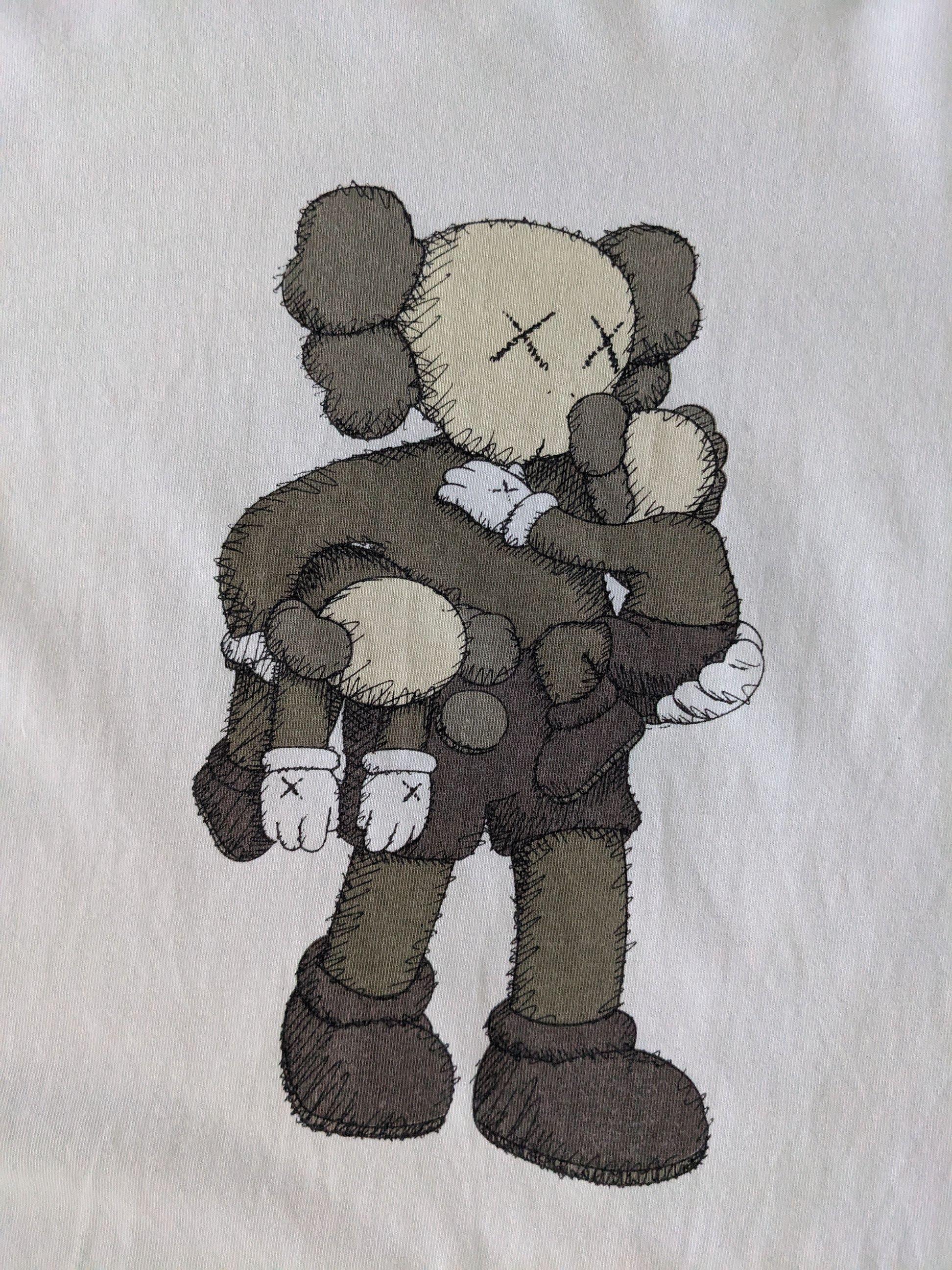Japanese Brand × Kaws × Uniqlo Kaws X Uniqlo T Shirt Size US S / EU 44-46 / 1 - 3 Thumbnail