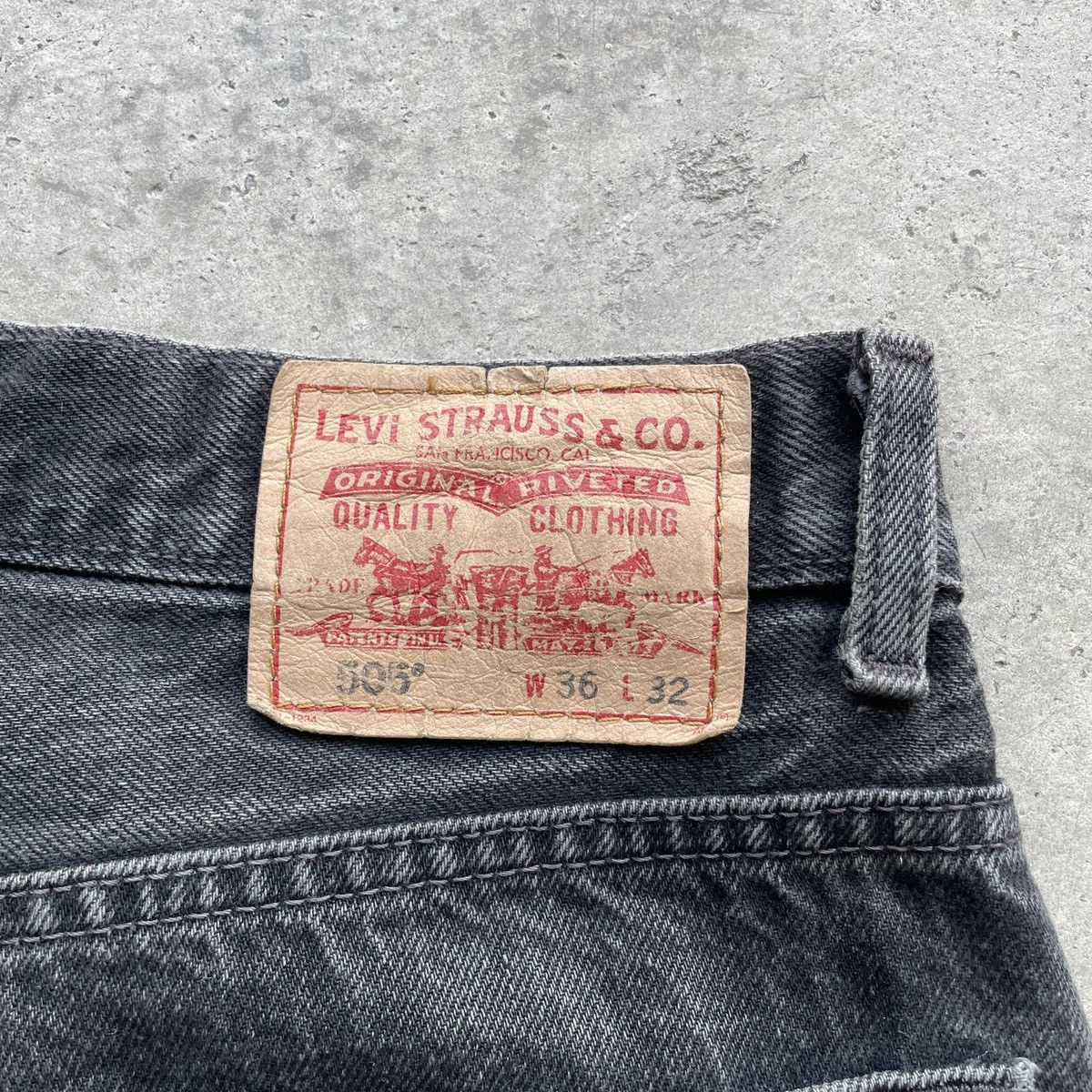 Levi's Vintage Clothing Vintage Levi’s 505 Black Faded Denim Jeans Pants W36x31.5 Size US 36 / EU 52 - 9 Thumbnail