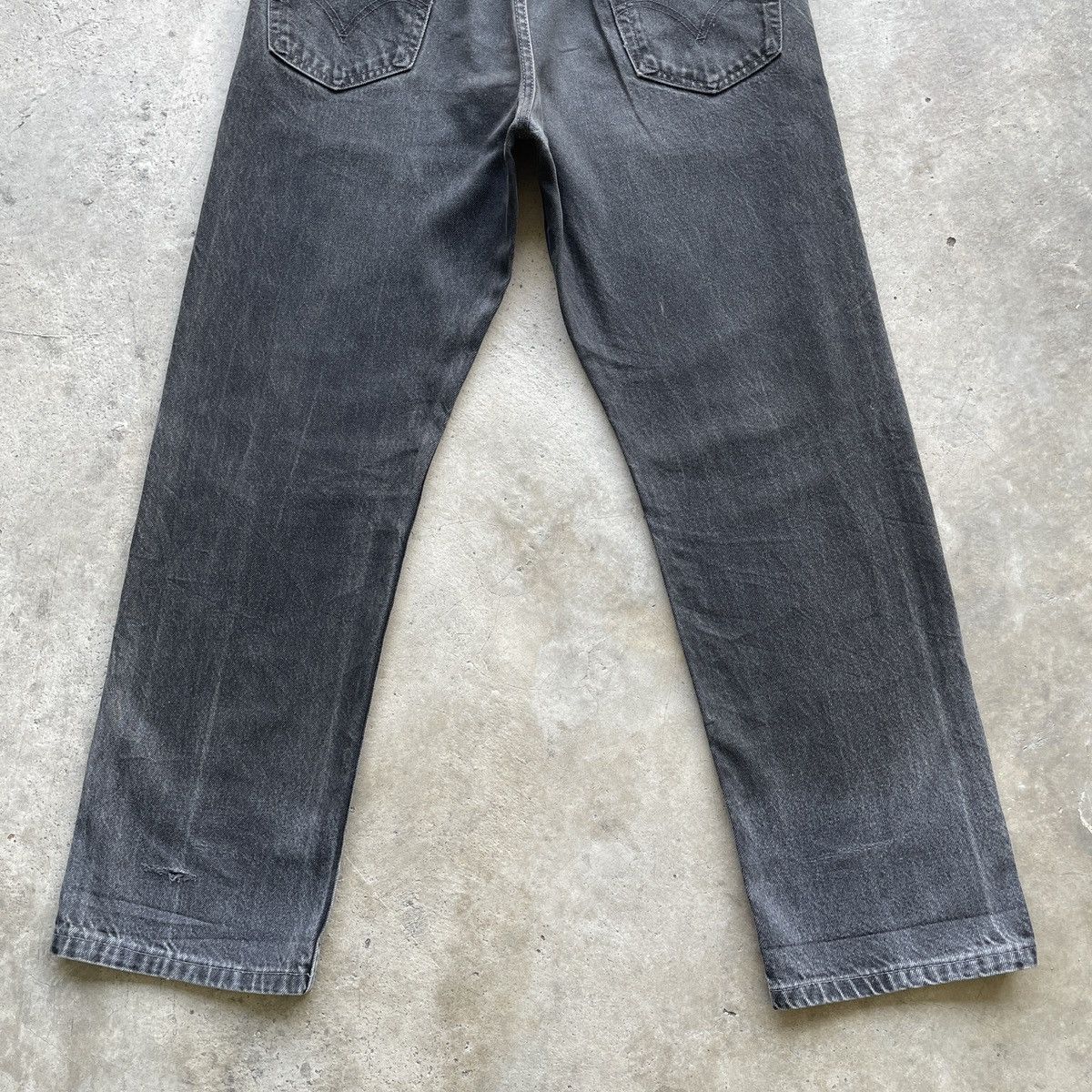 Levi's Vintage Clothing Vintage Levi’s 505 Black Faded Denim Jeans Pants W36x31.5 Size US 36 / EU 52 - 12 Thumbnail