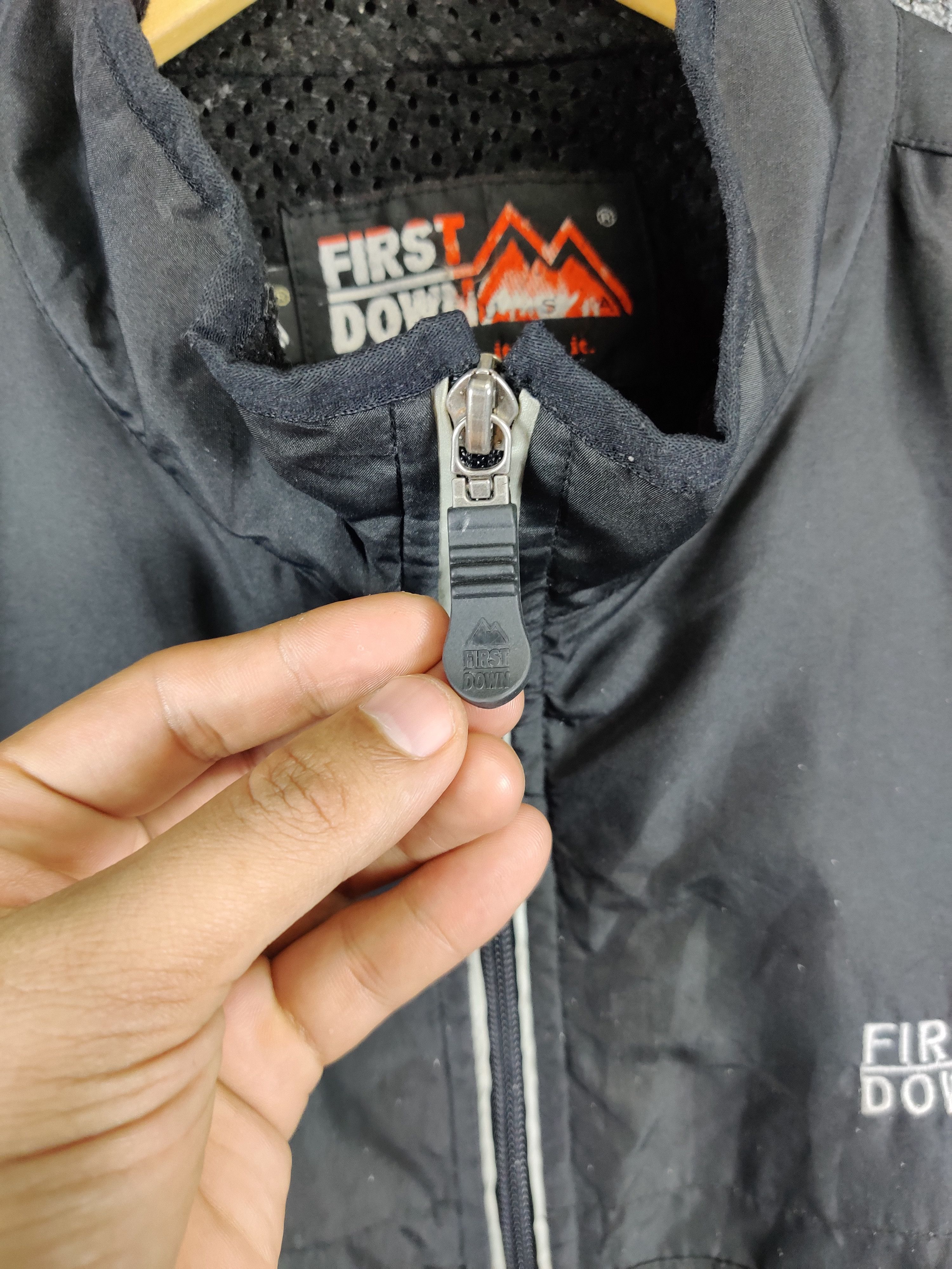 Japanese Brand Vintage First Down USA Windbreaker Zipper Light Jacket Size US L / EU 52-54 / 3 - 10 Thumbnail