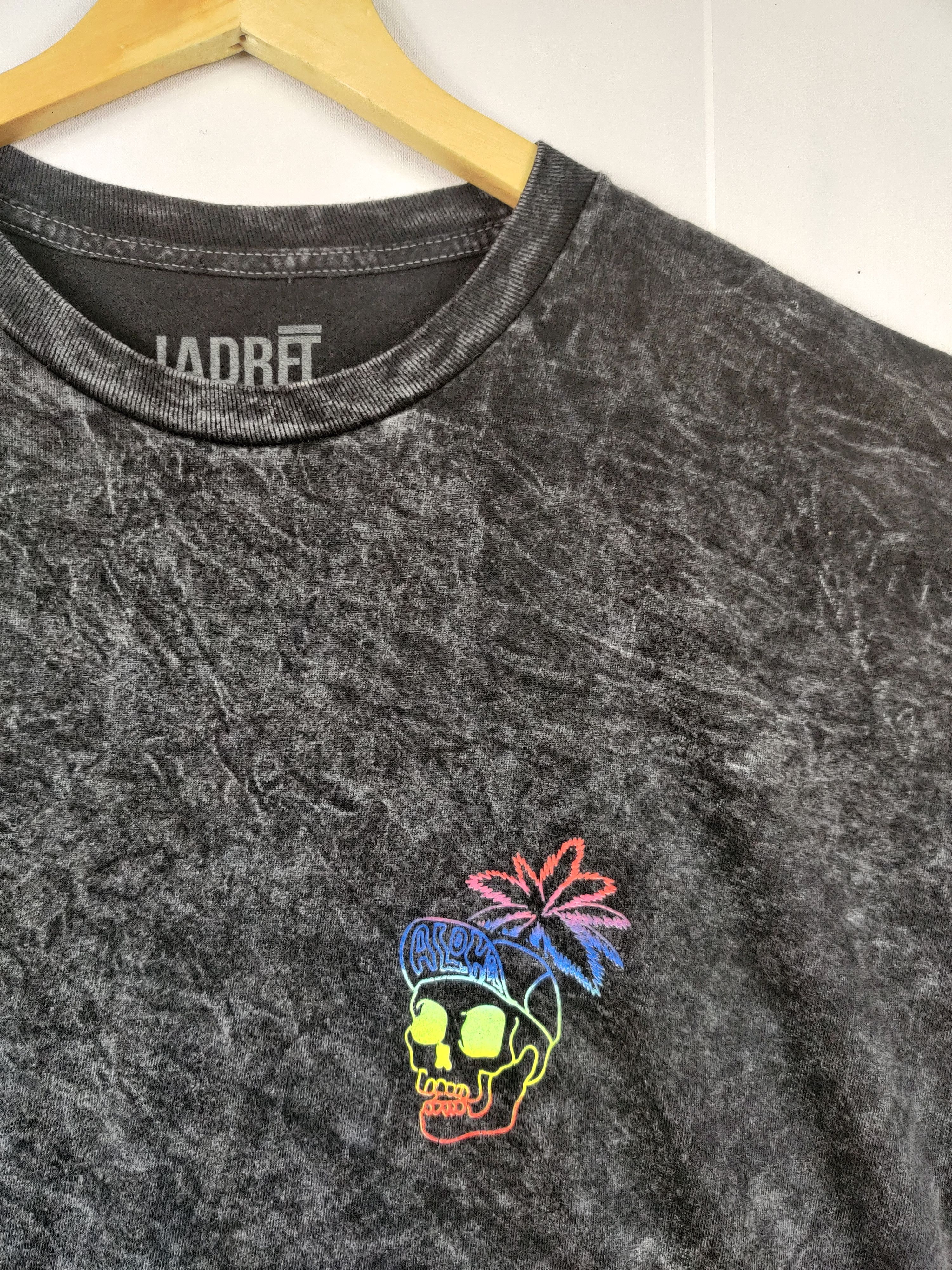 Vintage Vintage Skull Aloha Hawaii Black Tee Tshirt Size US XL / EU 56 / 4 - 3 Thumbnail