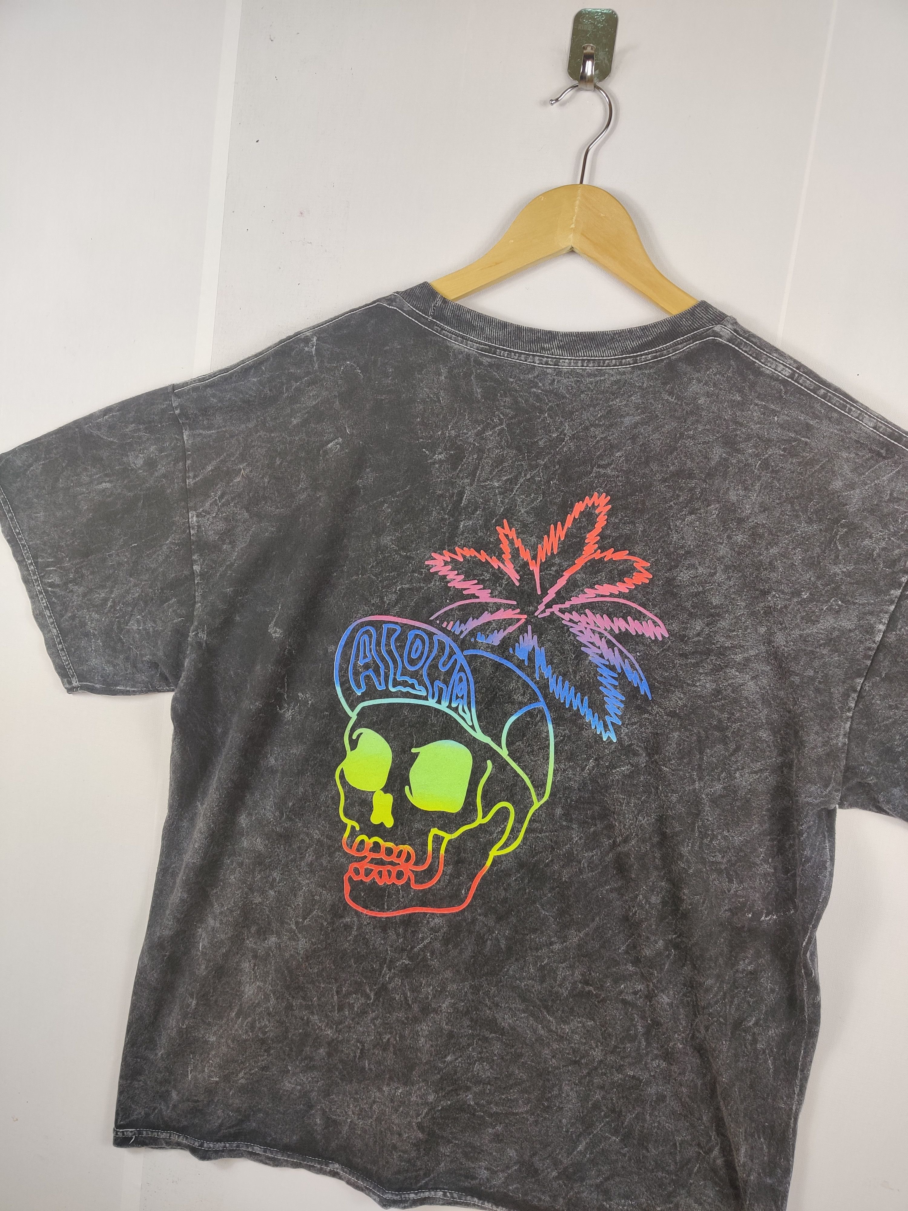 Vintage Vintage Skull Aloha Hawaii Black Tee Tshirt Size US XL / EU 56 / 4 - 6 Thumbnail