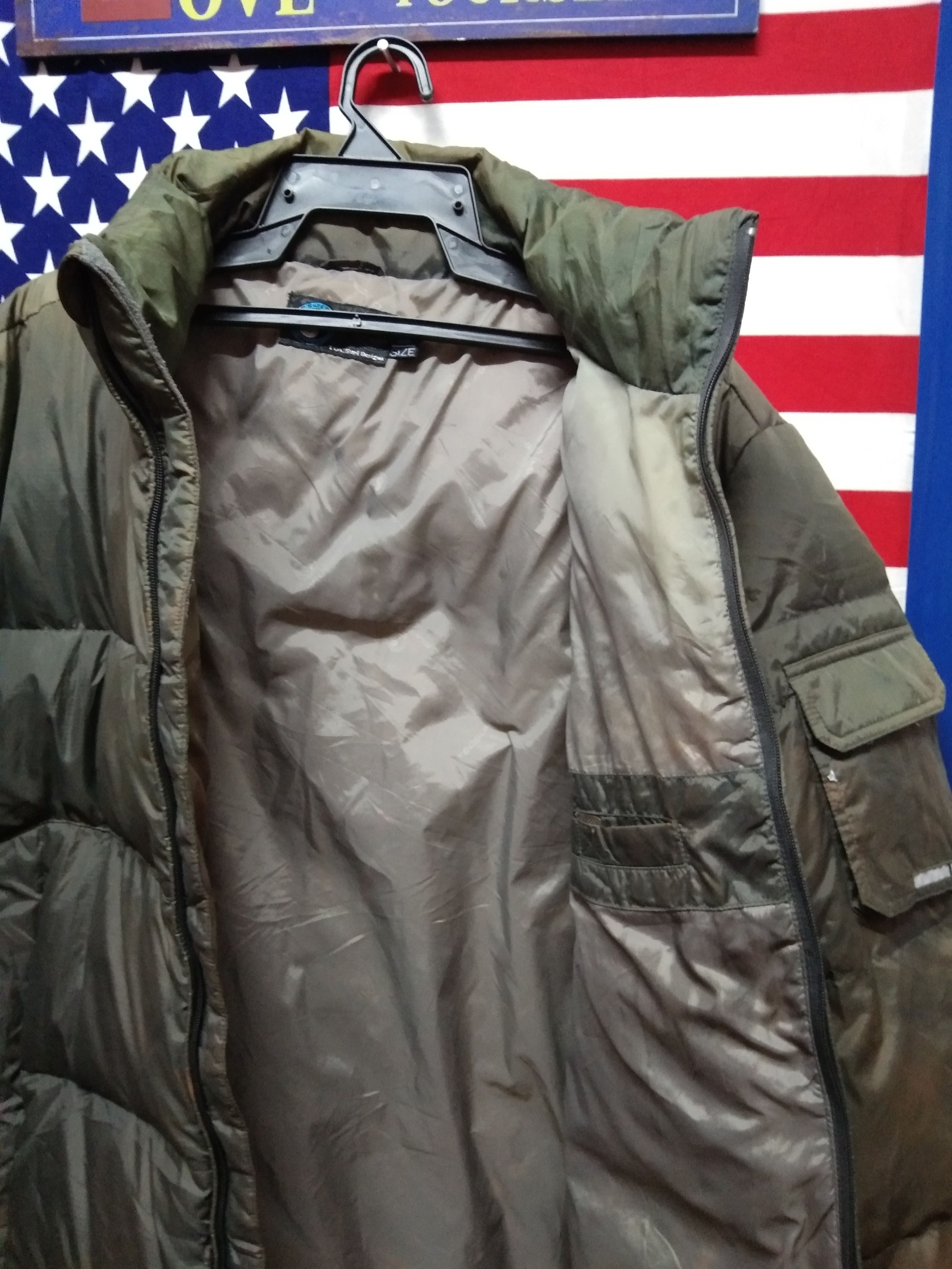 Vintage VINTAGE SUN FADED T&C HAWAII PUFFER JACKET Size US L / EU 52-54 / 3 - 14 Thumbnail