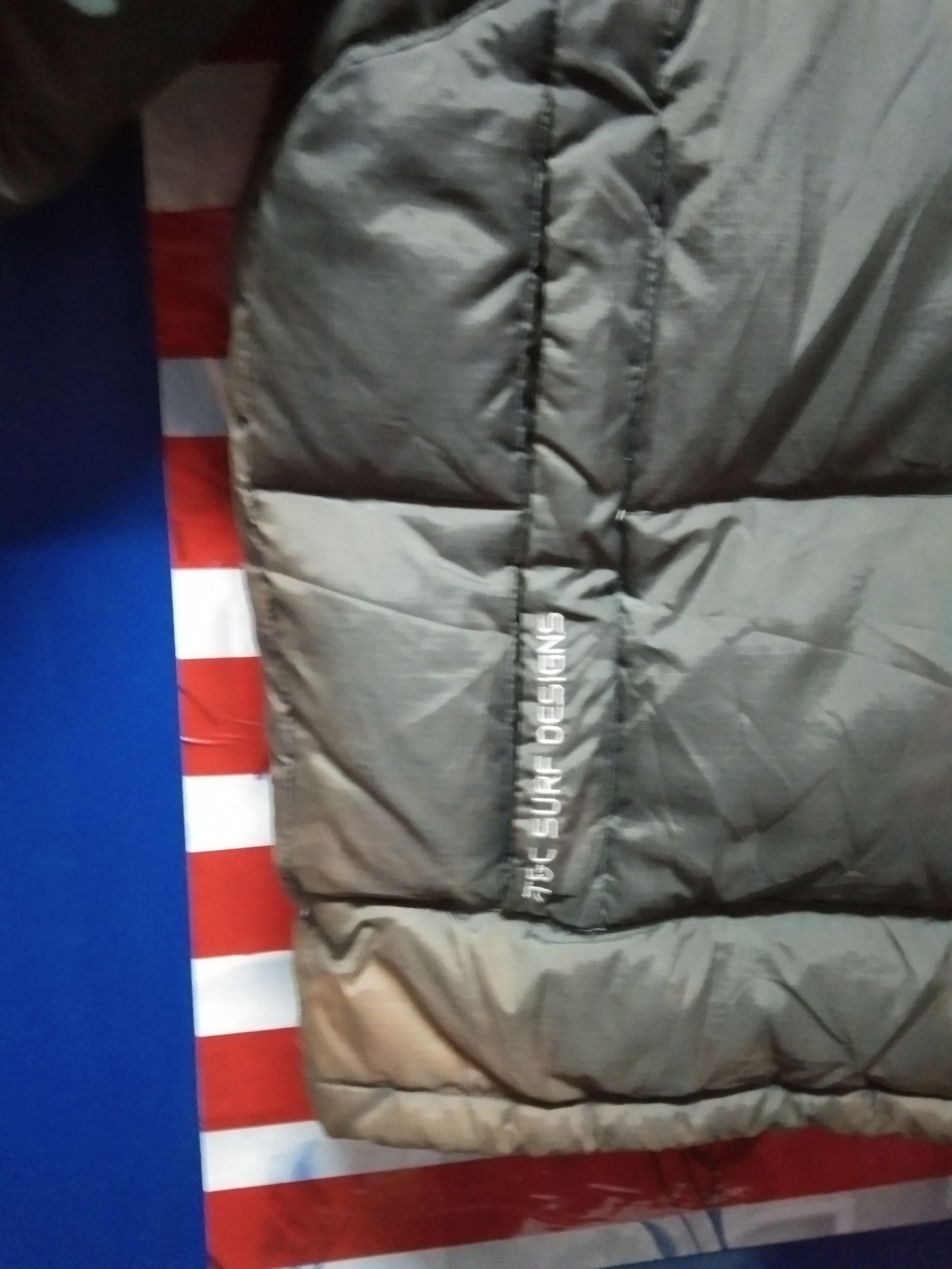 Vintage VINTAGE SUN FADED T&C HAWAII PUFFER JACKET Size US L / EU 52-54 / 3 - 10 Thumbnail