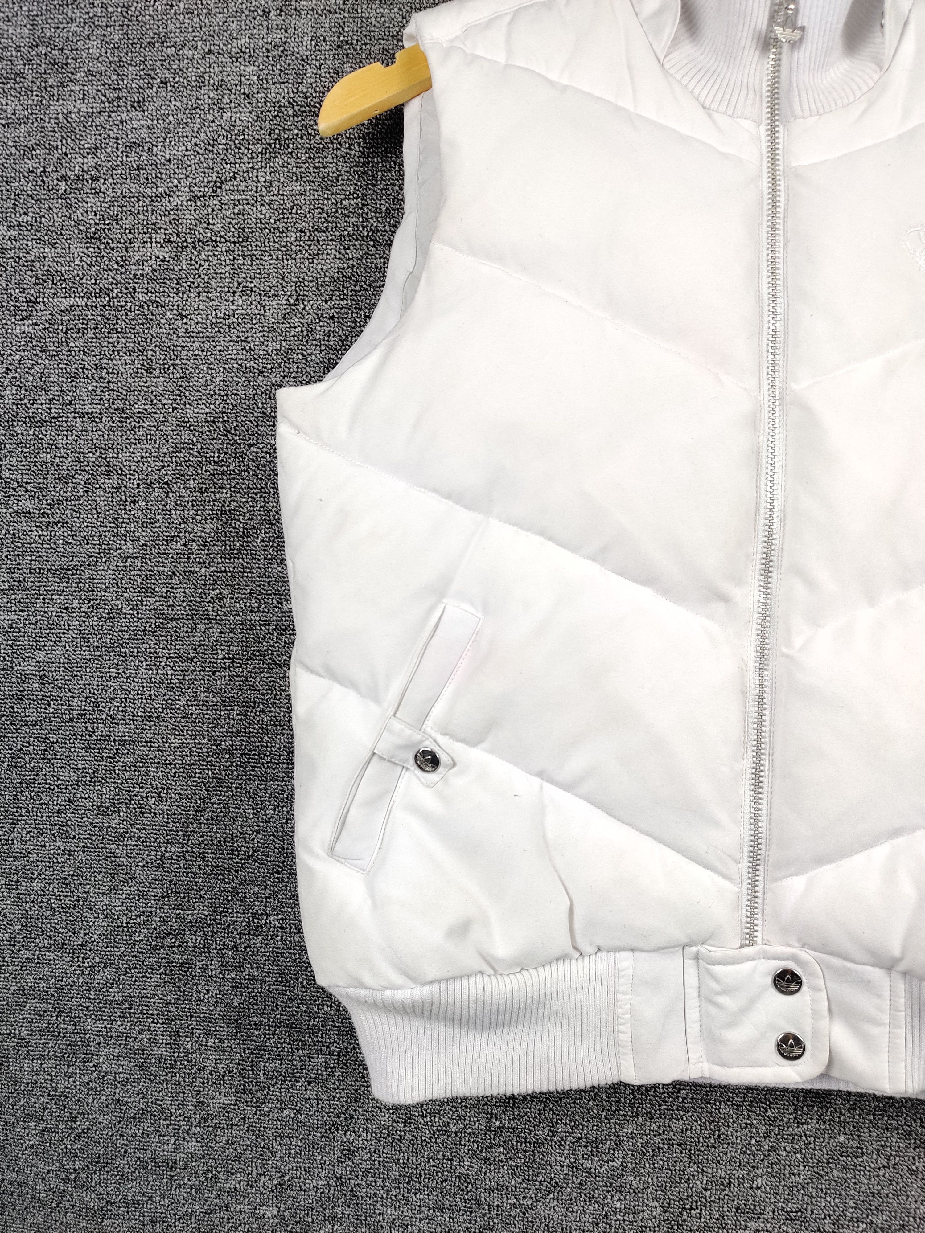 Adidas Vintage Adidas Down Puffer Vest Size US L / EU 52-54 / 3 - 7 Thumbnail
