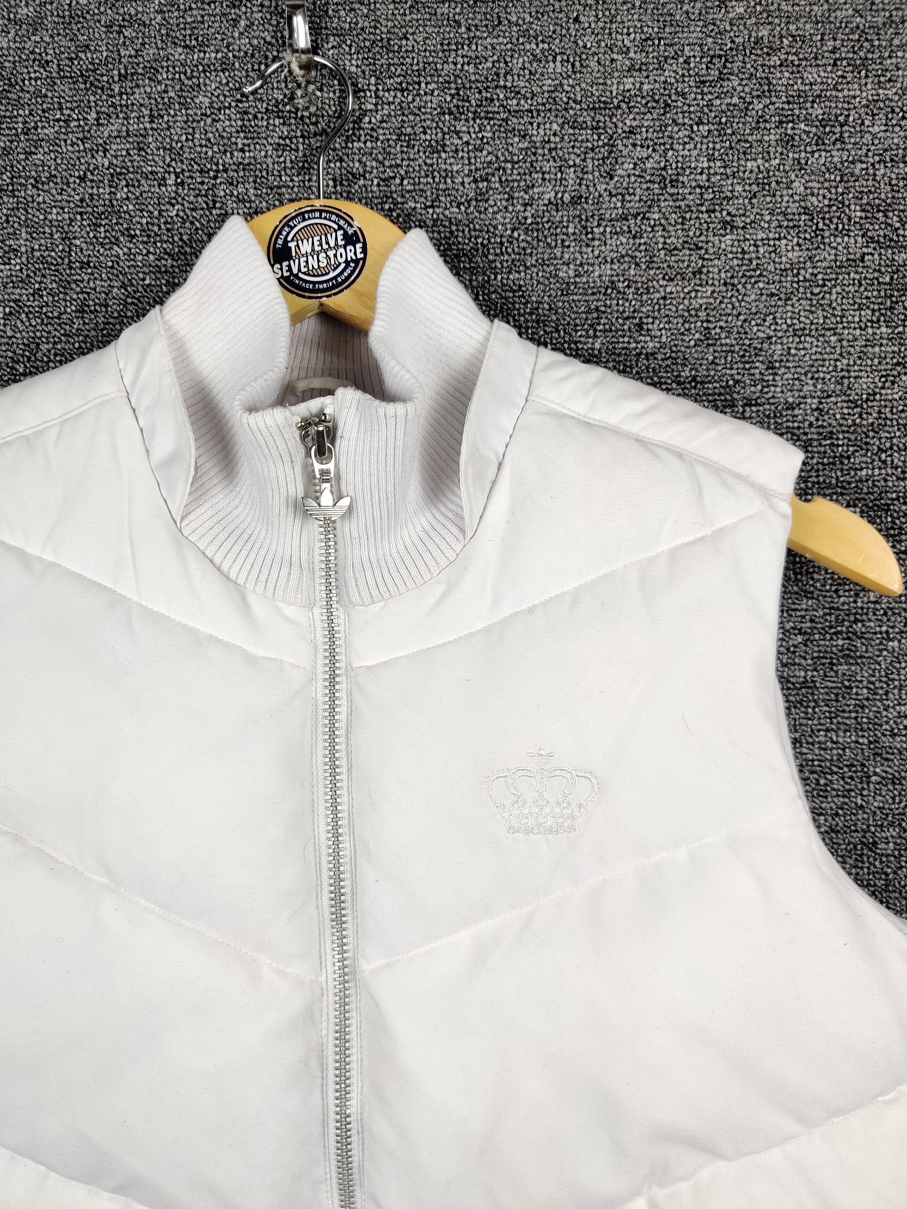 Adidas Vintage Adidas Down Puffer Vest Size US L / EU 52-54 / 3 - 4 Thumbnail