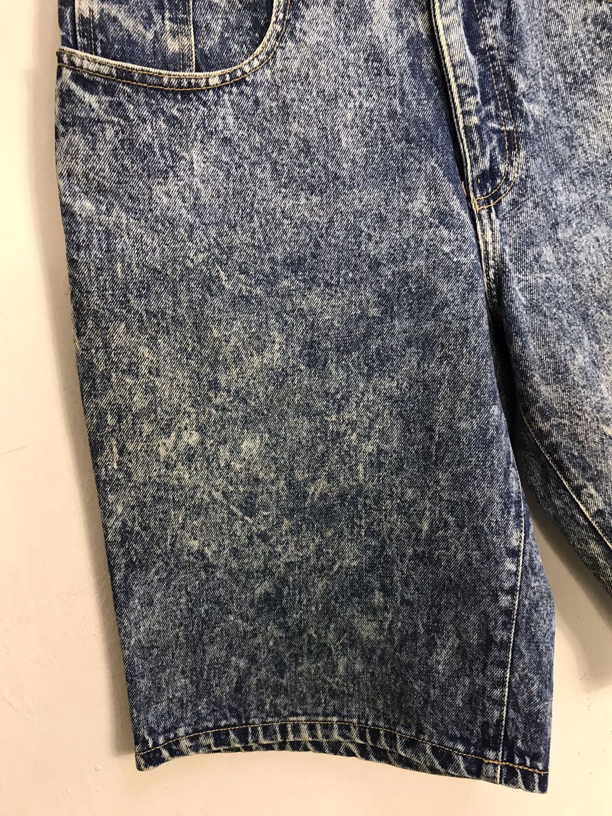 Guess × Vintage Vintage Guess Jeans Workwear Short Pants Zipper Style Size US 29 - 6 Thumbnail