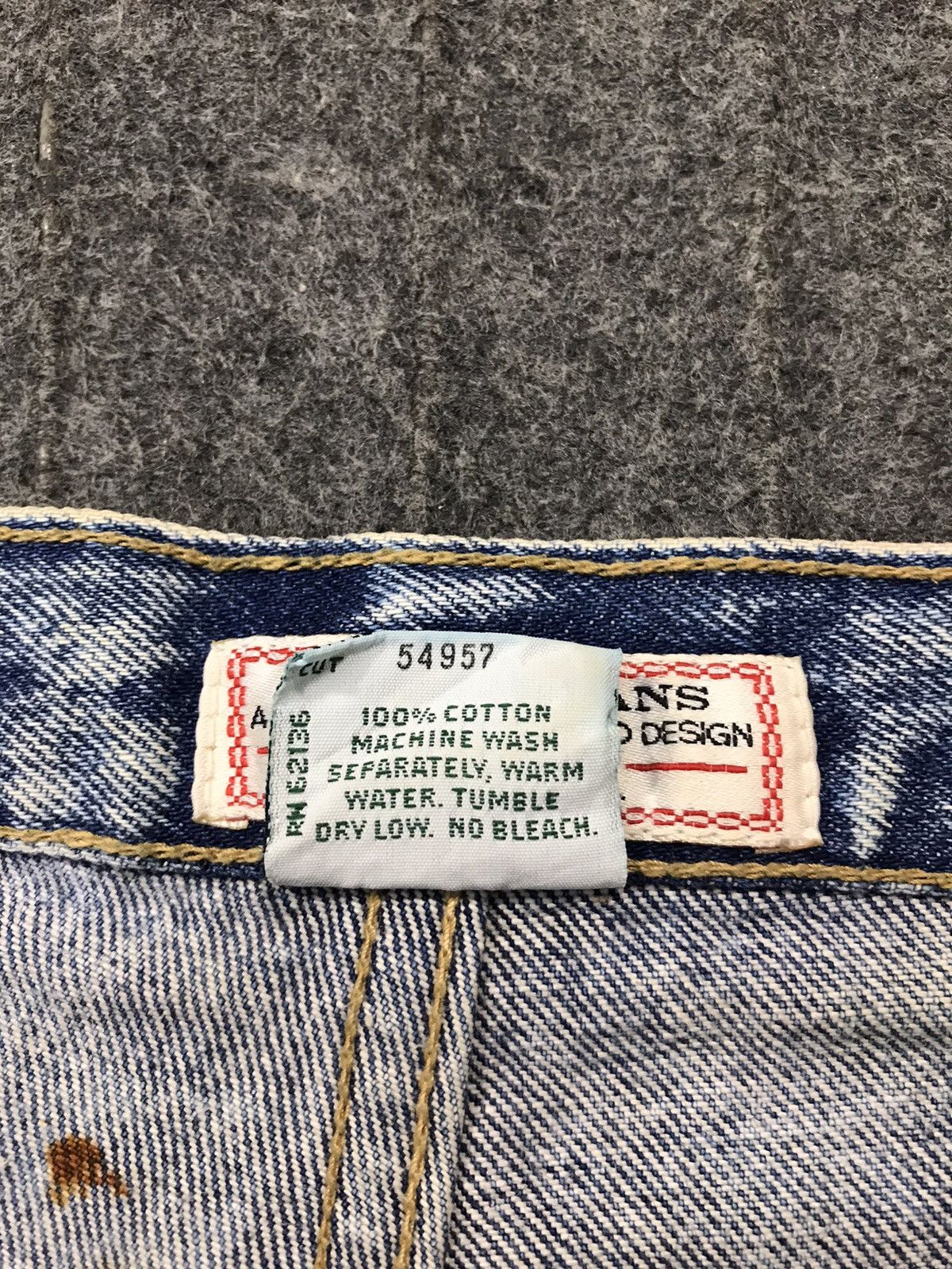 Guess × Vintage Vintage Guess Jeans Workwear Short Pants Zipper Style Size US 29 - 14 Thumbnail