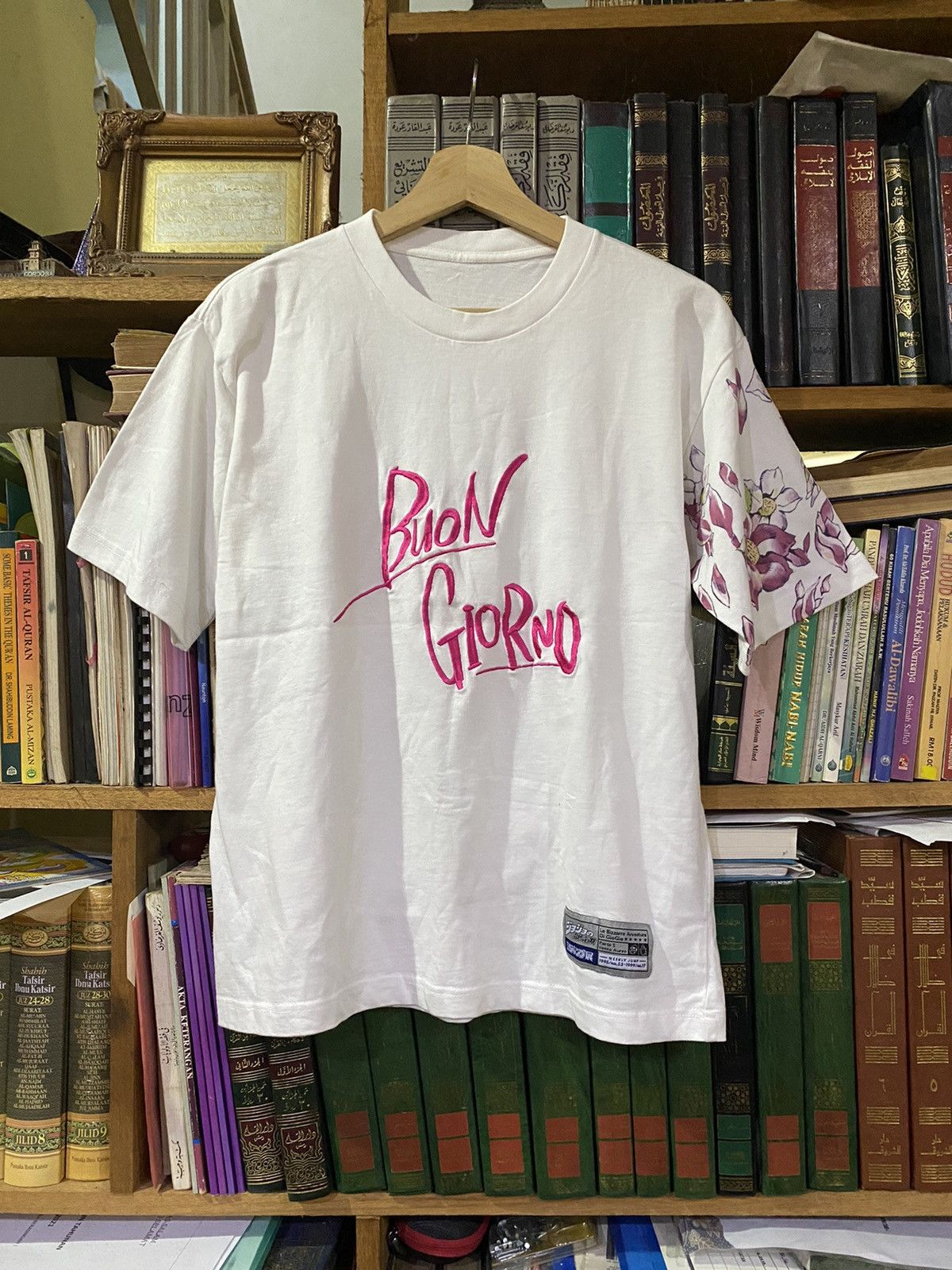 Anime Rare Jojo Bizarre Adventure Anime Manga Shirt Size US M / EU 48-50 / 2 - 2 Thumbnail