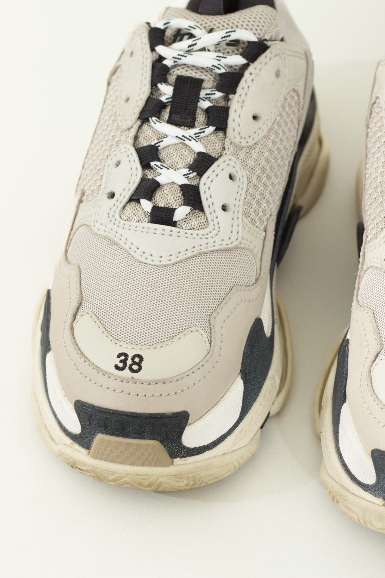 Balenciaga Balenciaga Triple S Chunky Sneaker Size 38 Grey Size US 8 / IT 38 - 4 Thumbnail
