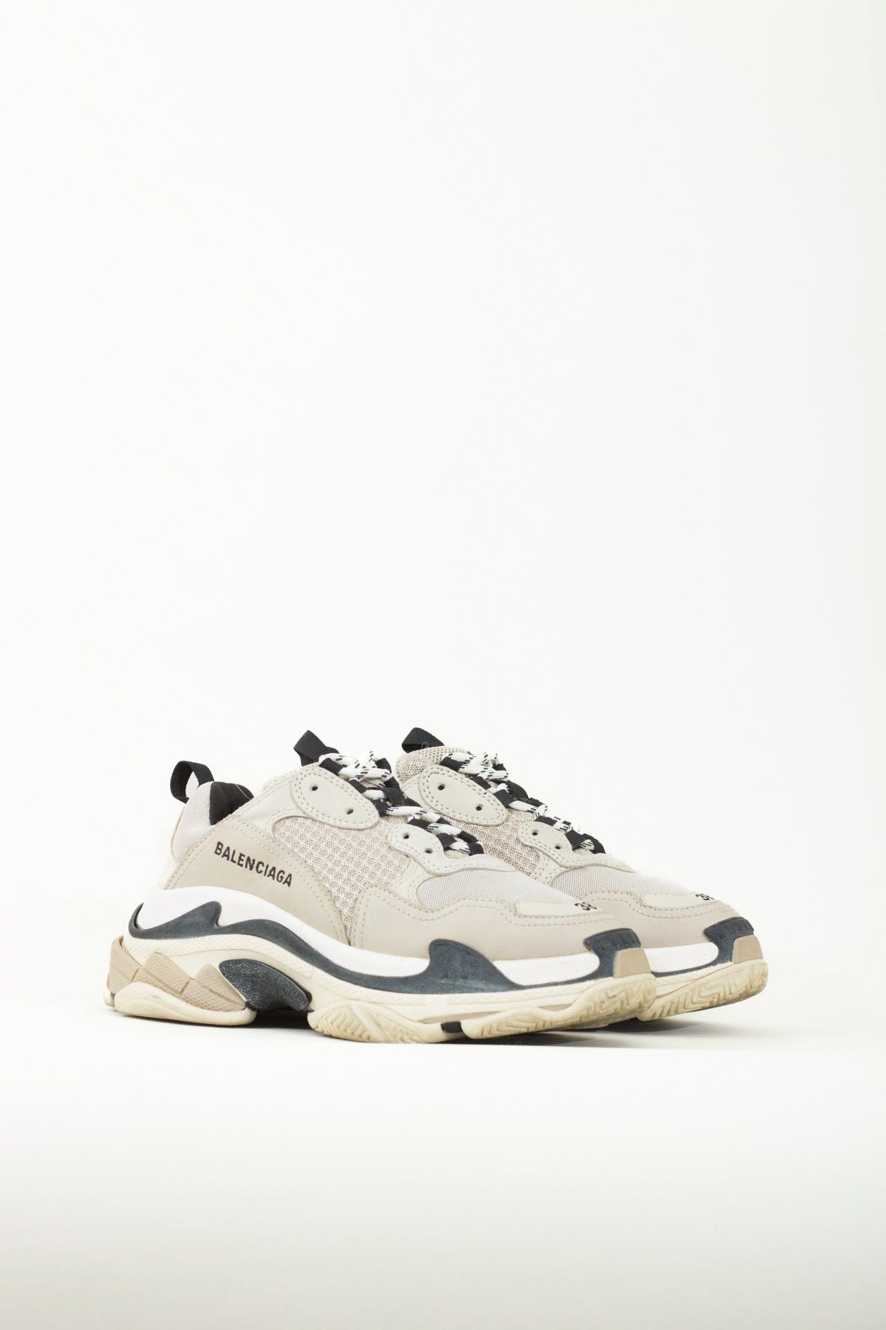 Balenciaga Balenciaga Triple S Chunky Sneaker Size 38 Grey Size US 8 / IT 38 - 1 Thumbnail