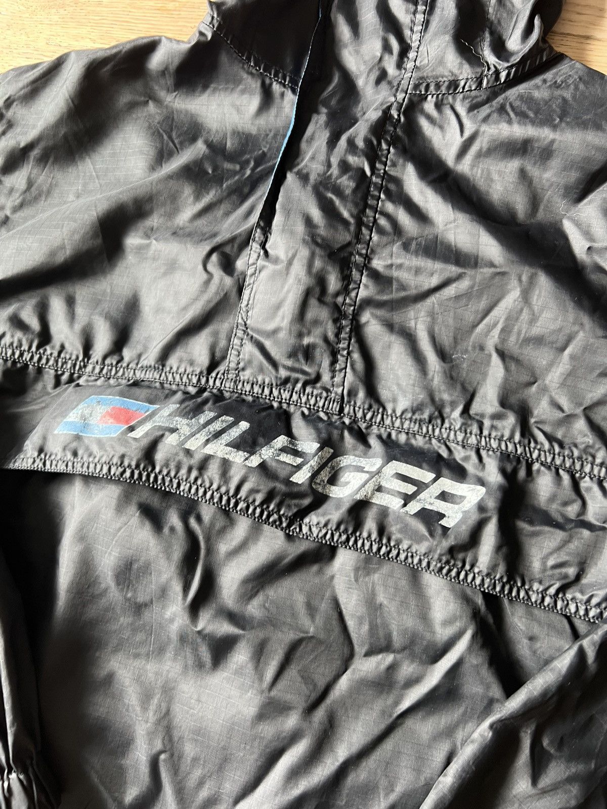 Tommy Hilfiger Vintage 90s Tommy Hilfiger Windbreaker Pullover Jacket Flag Size US L / EU 52-54 / 3 - 7 Thumbnail