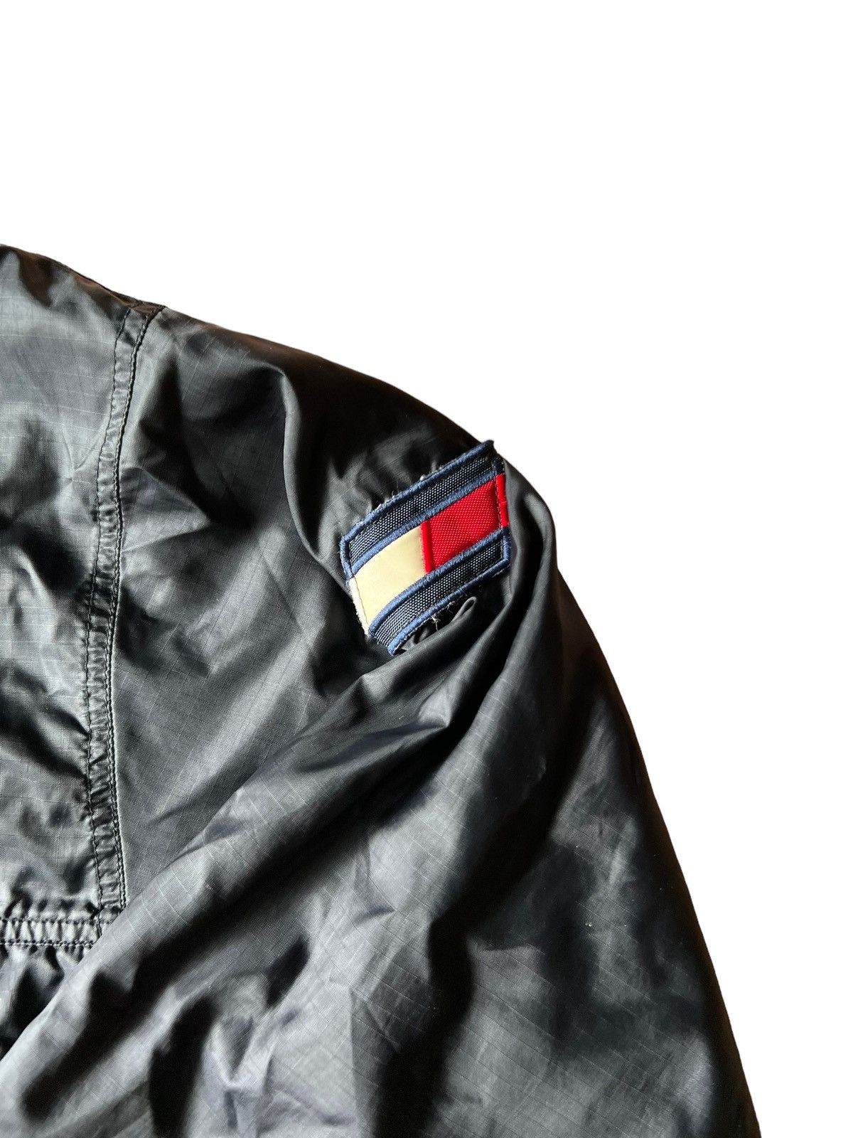 Tommy Hilfiger Vintage 90s Tommy Hilfiger Windbreaker Pullover Jacket Flag Size US L / EU 52-54 / 3 - 3 Thumbnail
