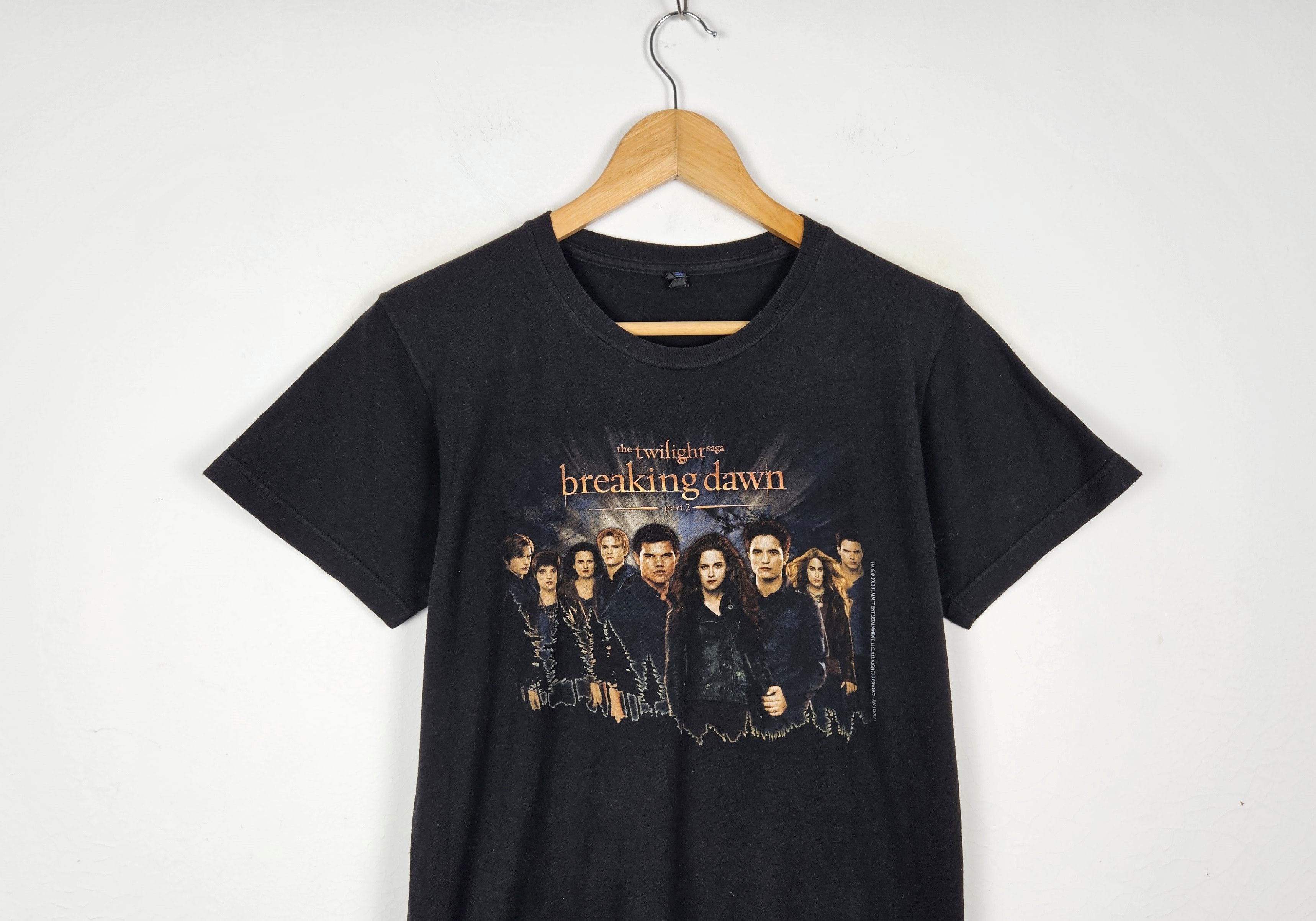 Vintage Vintage 2000 The Twilight Saga Breaking Dawn shirt Size US S / EU 44-46 / 1 - 2 Thumbnail