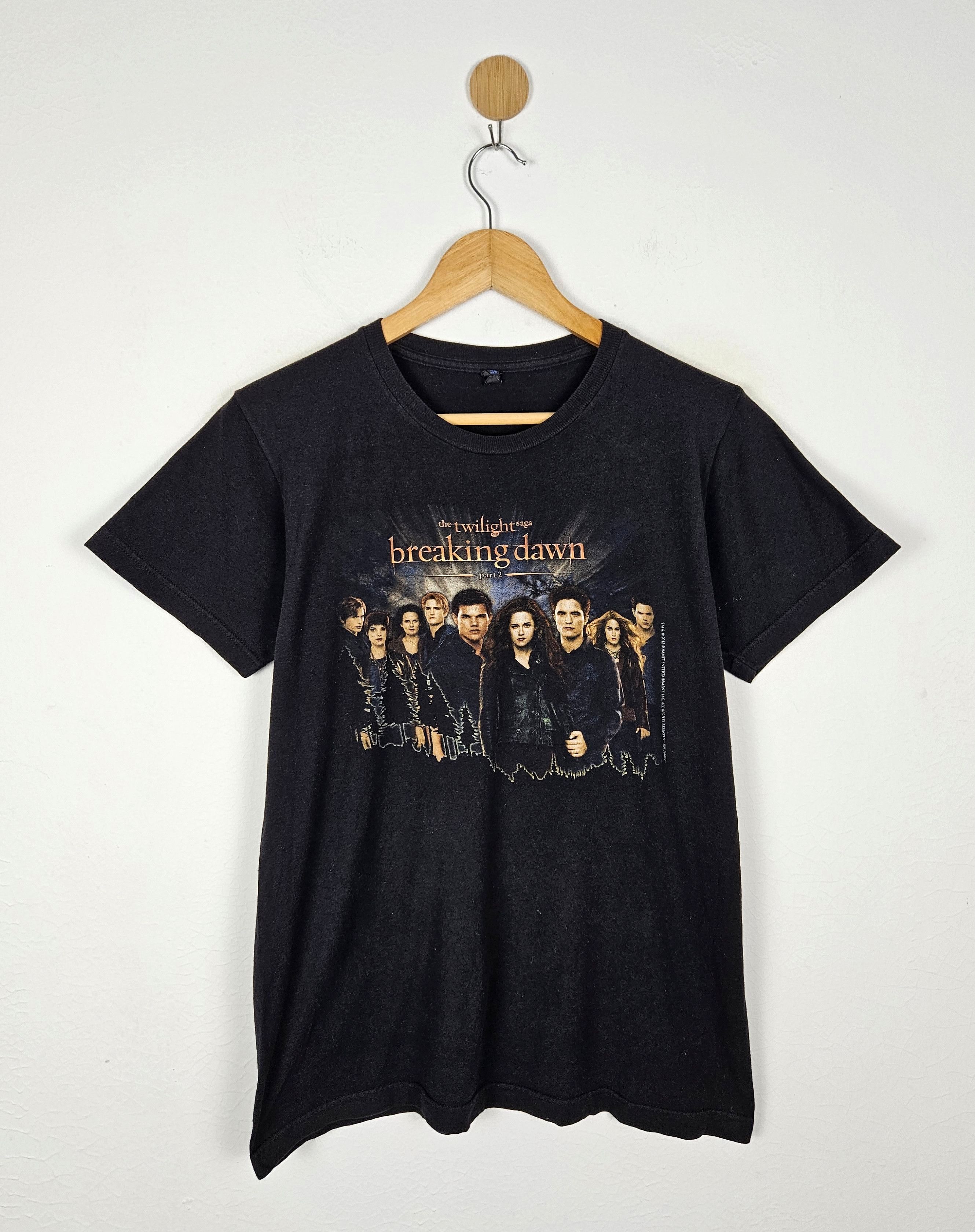 Vintage Vintage 2000 The Twilight Saga Breaking Dawn shirt Size US S / EU 44-46 / 1 - 1 Thumbnail