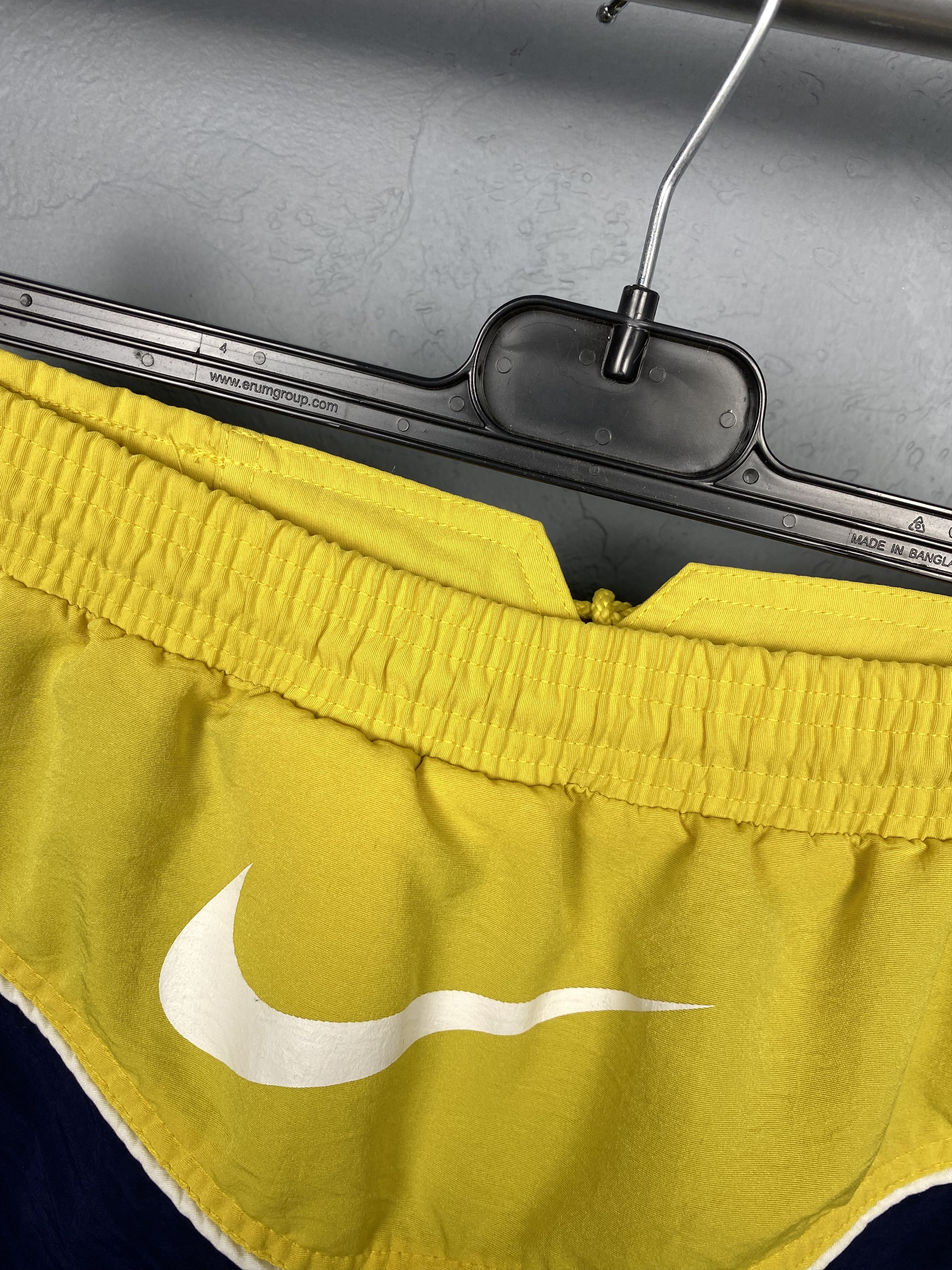 Nike Nike 90s Vintage Nylon Mens Shorts Y2K Big Logo Swoosh Size US 28 / EU 44 - 3 Thumbnail
