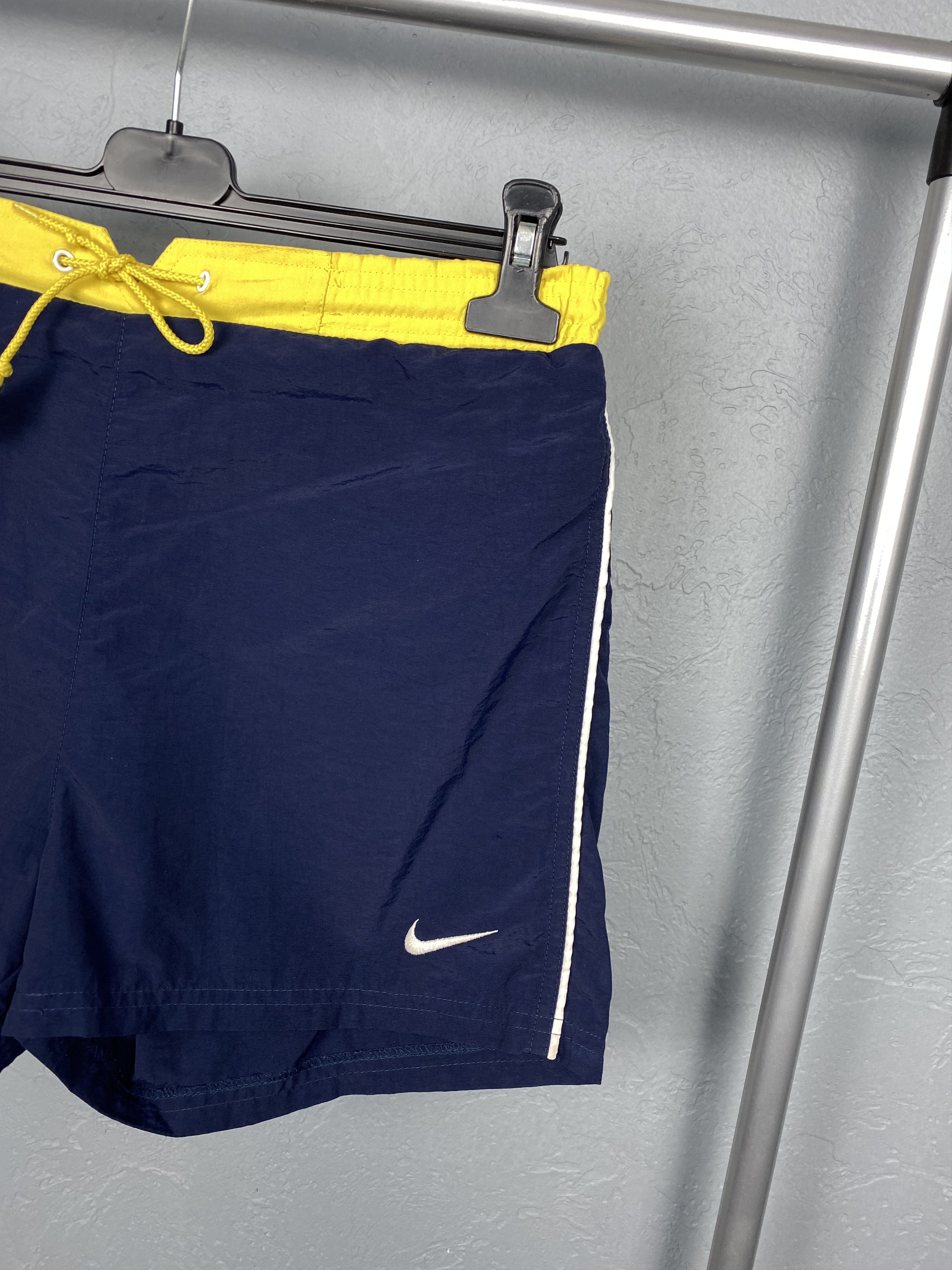 Nike Nike 90s Vintage Nylon Mens Shorts Y2K Big Logo Swoosh Size US 28 / EU 44 - 5 Thumbnail