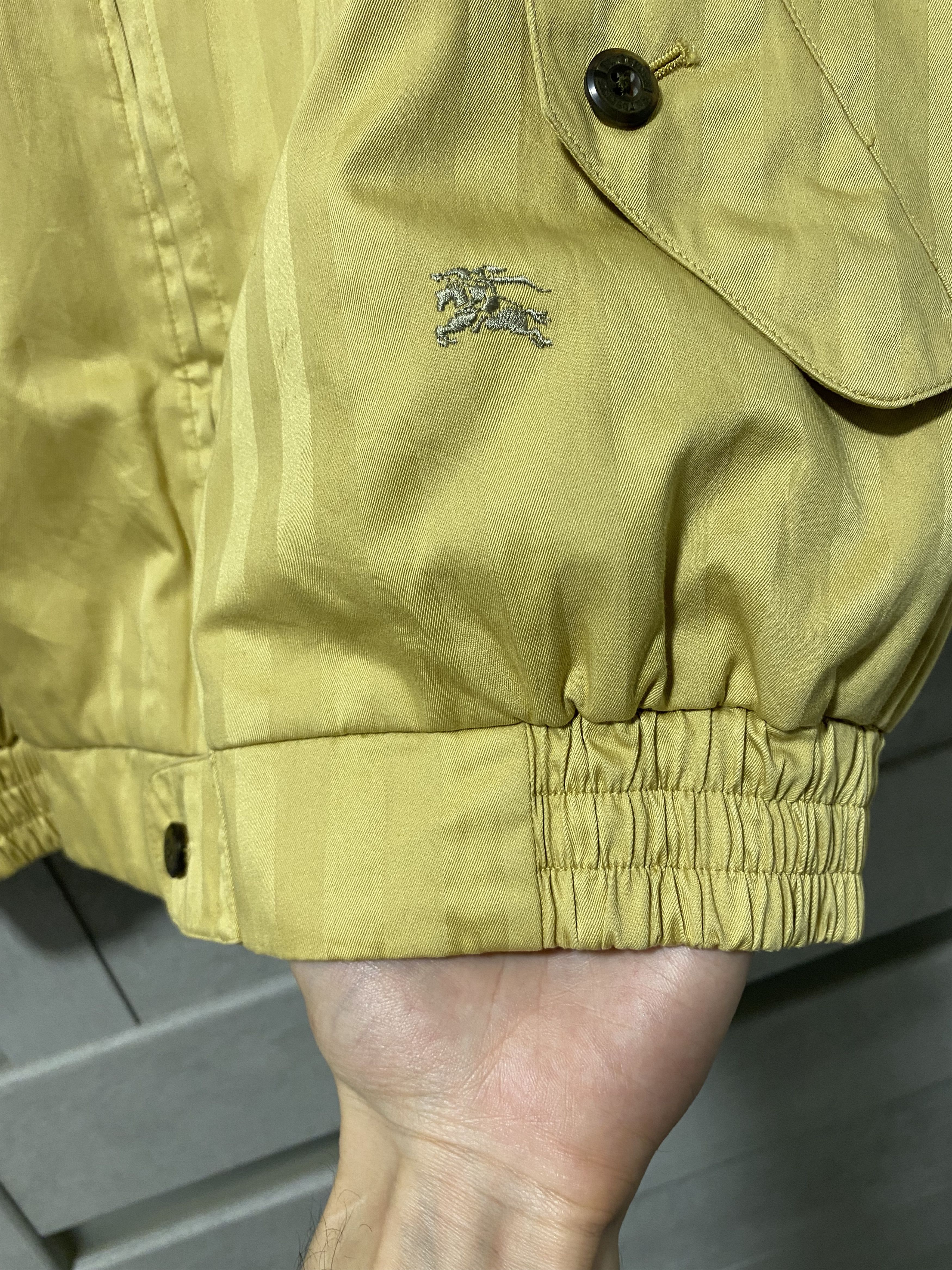 Burberry Vintage 90s Burberry gold striped bomber jacket Size US M / EU 48-50 / 2 - 11 Thumbnail