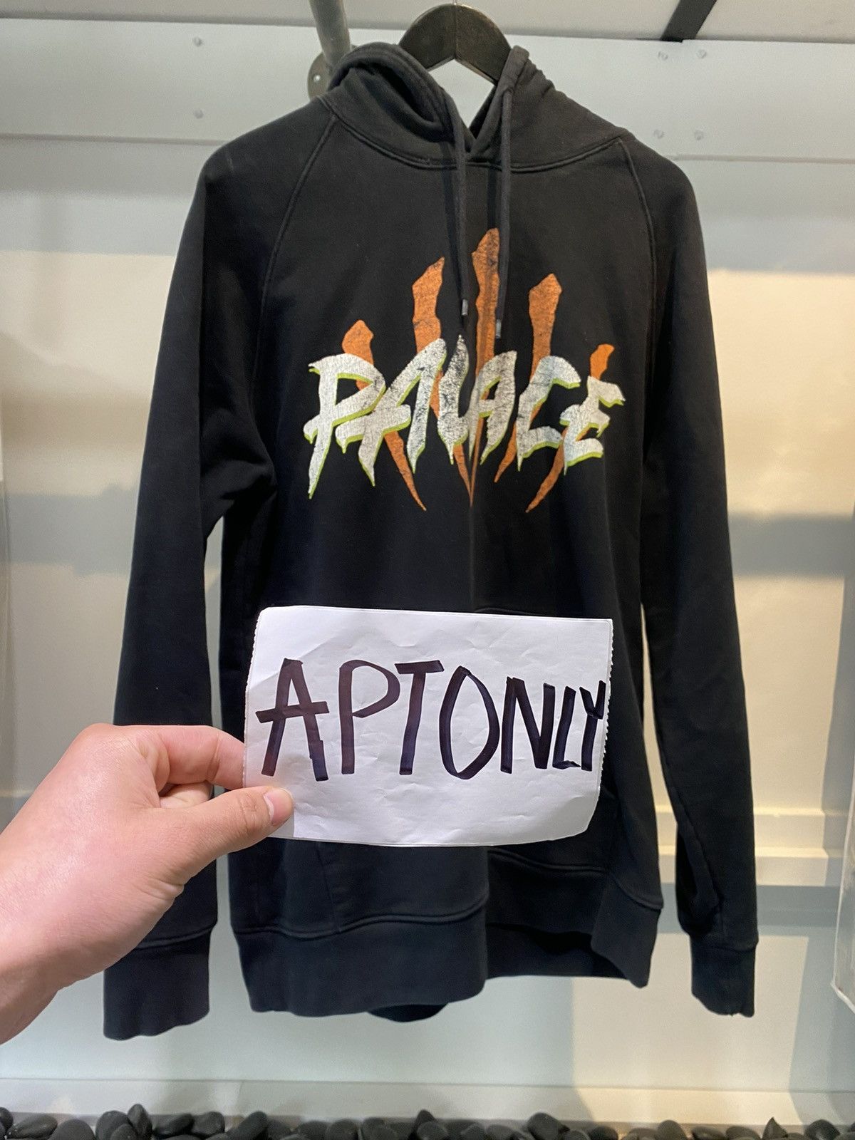 Palace Palace Tone Hoodie Black Size US XXL / EU 58 / 5 - 2 Thumbnail