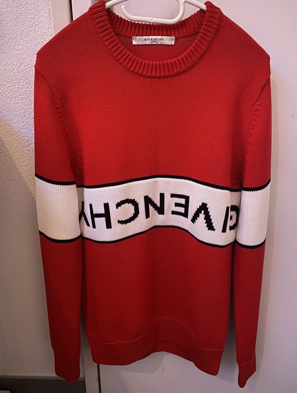 Givenchy Givenchy Upside-Down Logo Sweater Size US S / EU 44-46 / 1 - 1 Thumbnail
