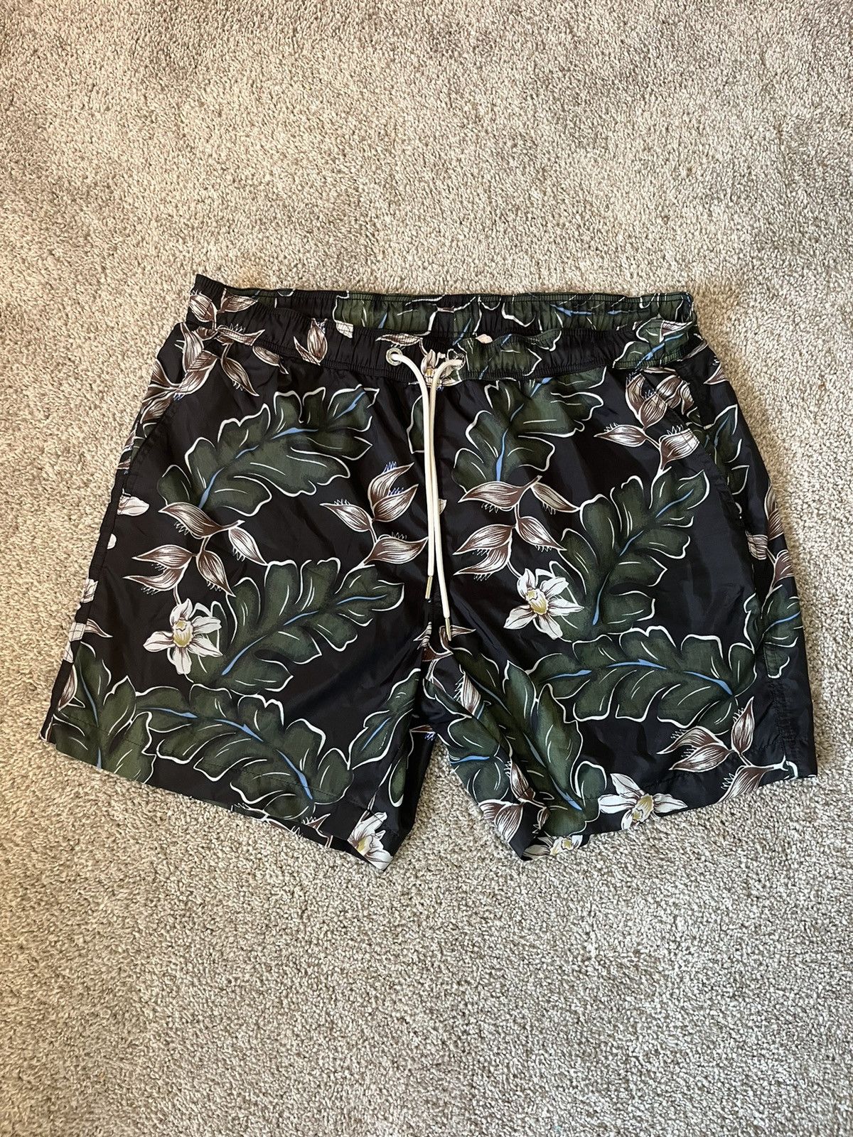 Moncler Moncler Leaf Print Swim Trunks Size US 36 / EU 52 - 2 Thumbnail