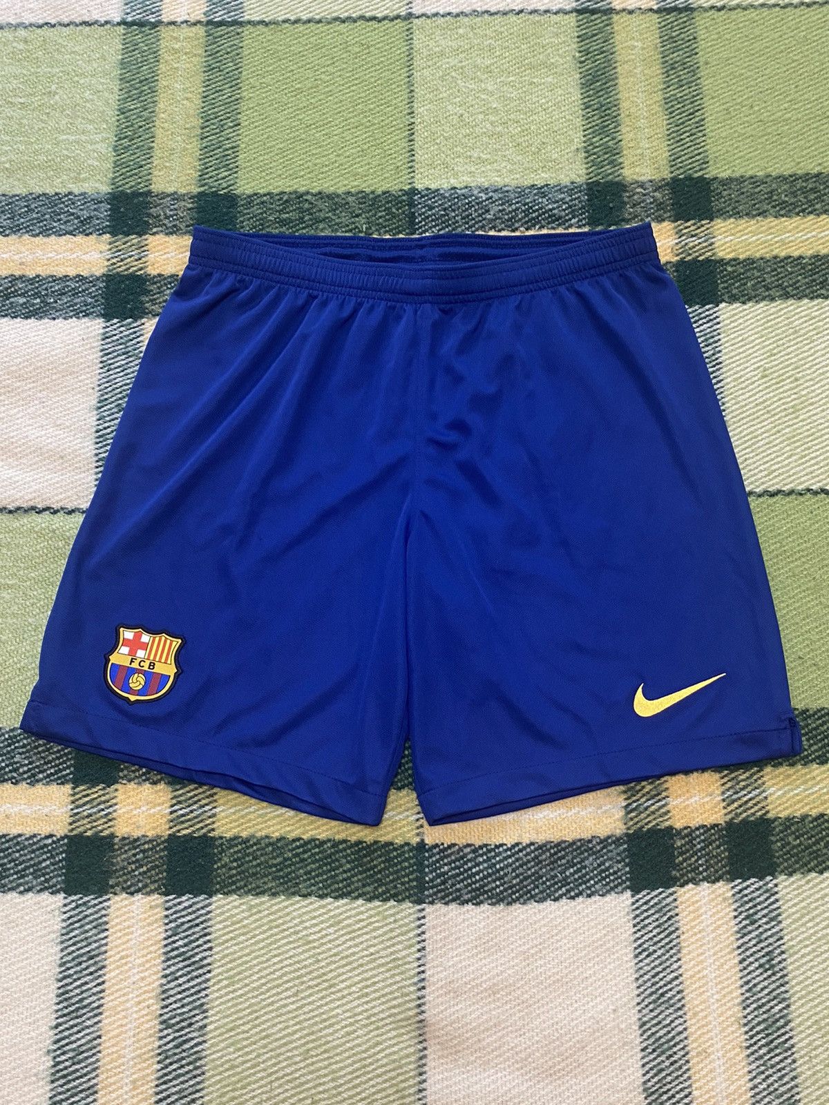 Nike Vintage Nike shorts streetwear swoosh casual y2k size M Size US 32 / EU 48 - 1 Thumbnail