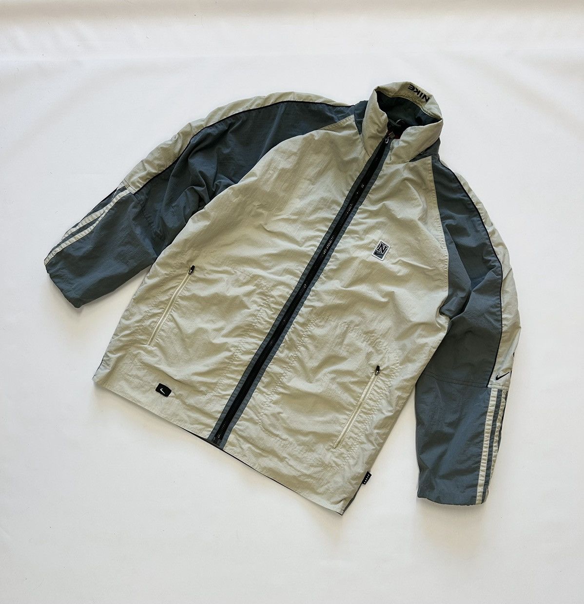 Nike Nike Vintage Light Jacket Logo Swoosh Y2K very rare Size US L / EU 52-54 / 3 - 1 Thumbnail