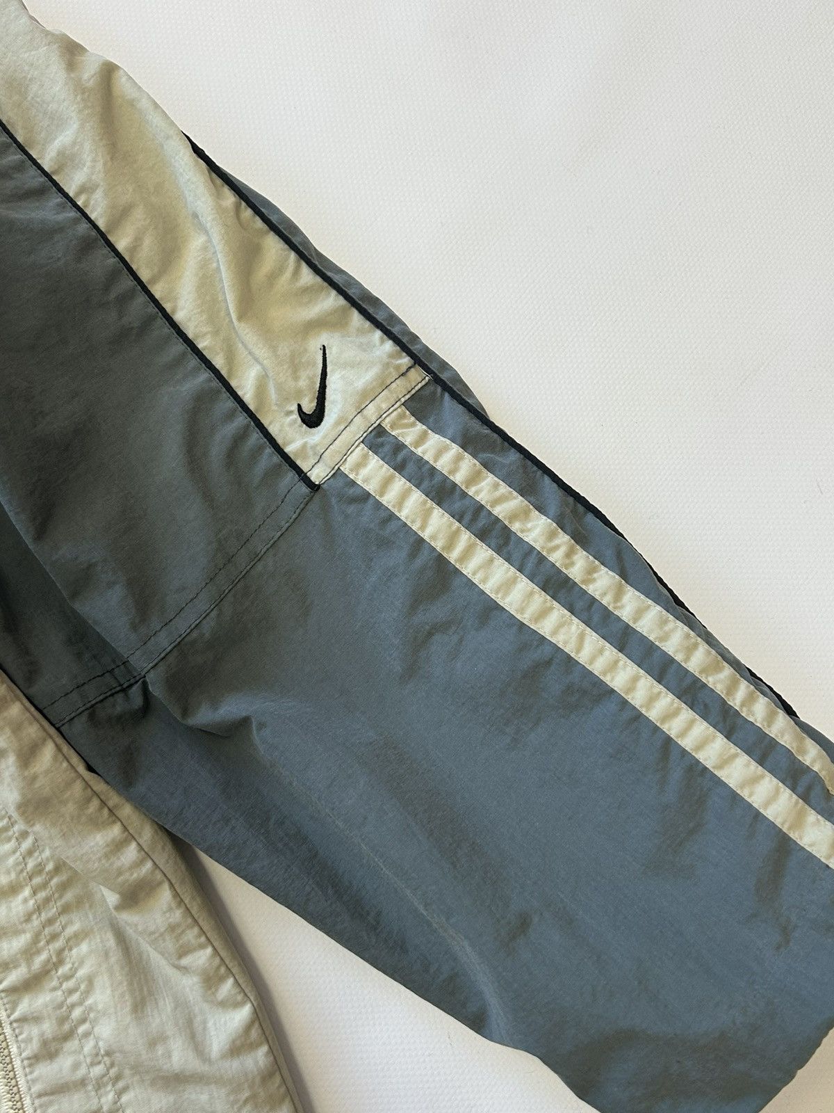 Nike Nike Vintage Light Jacket Logo Swoosh Y2K very rare Size US L / EU 52-54 / 3 - 8 Thumbnail