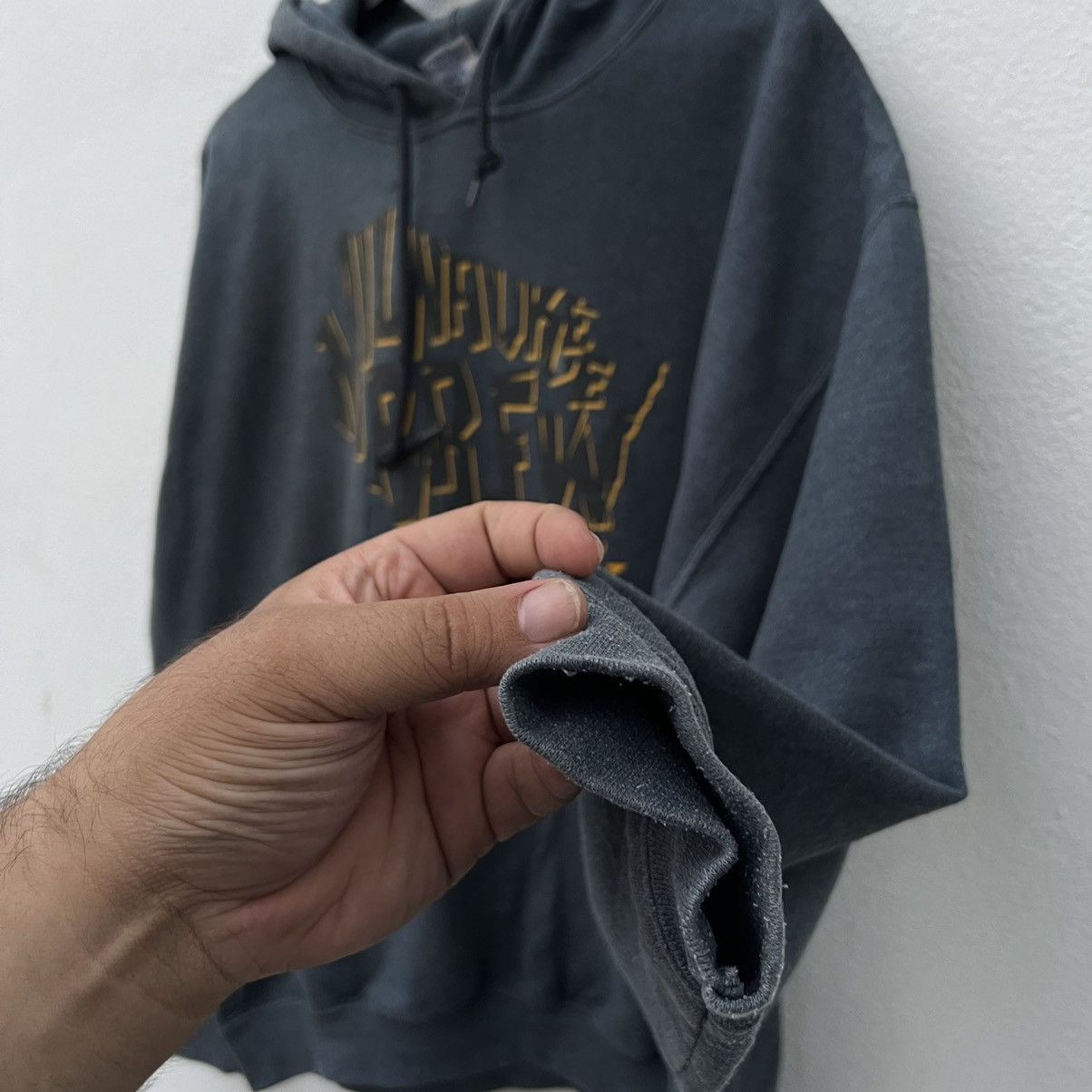 Japanese Brand VINTAGE GILDAN HOODIE BAND Y2K BIG LOGO Size US L / EU 52-54 / 3 - 6 Thumbnail