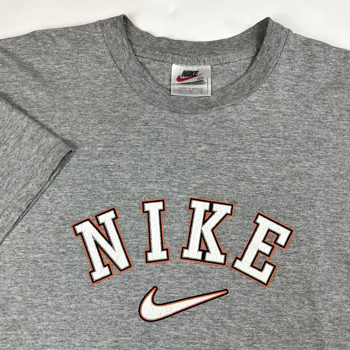 Nike Vintage Nike T-Shirt Size M 90s Swoosh Size US M / EU 48-50 / 2 - 1 Thumbnail
