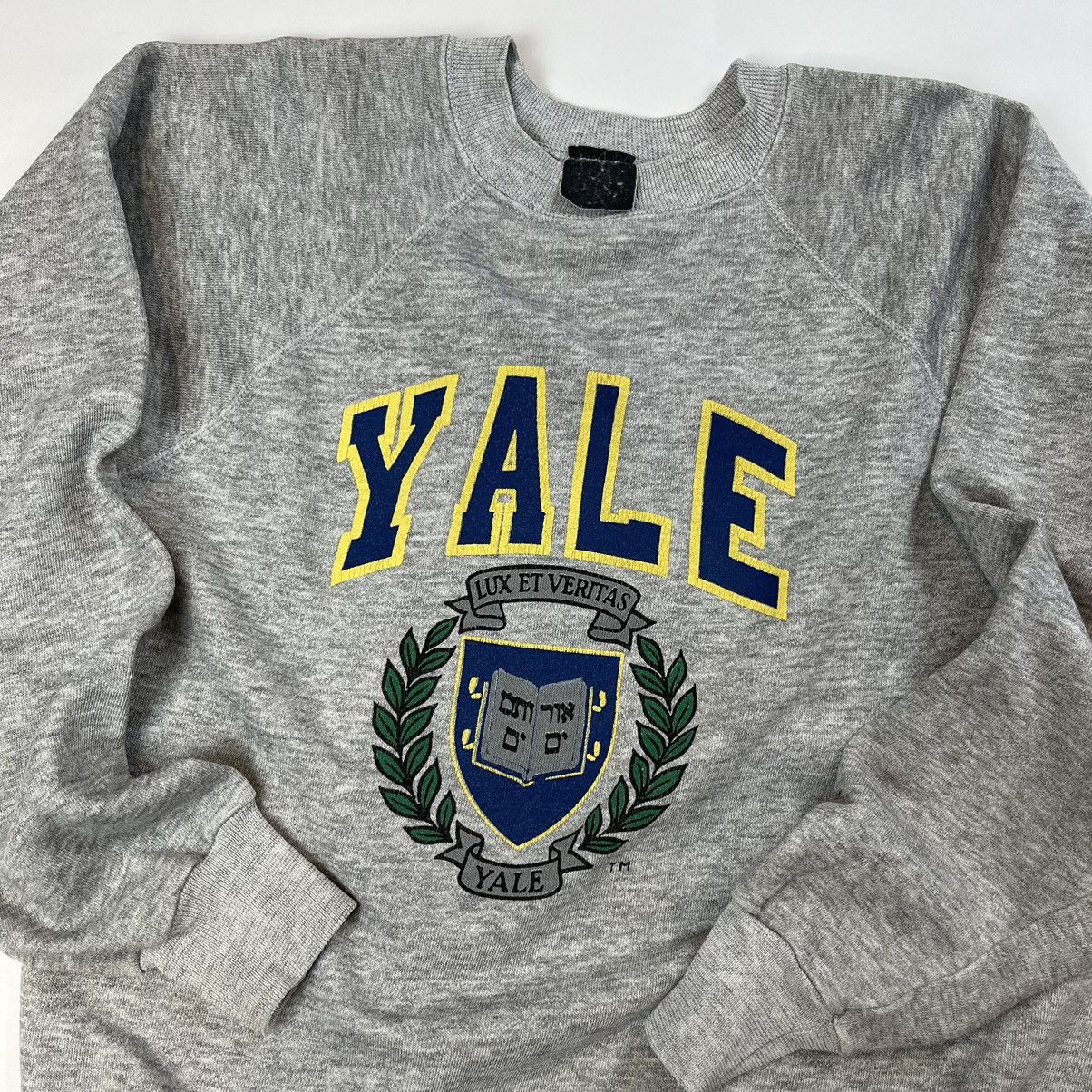 Vintage Vintage Yale Crewneck Sweatshirt Size M 80s Size US M / EU 48-50 / 2 - 3 Thumbnail