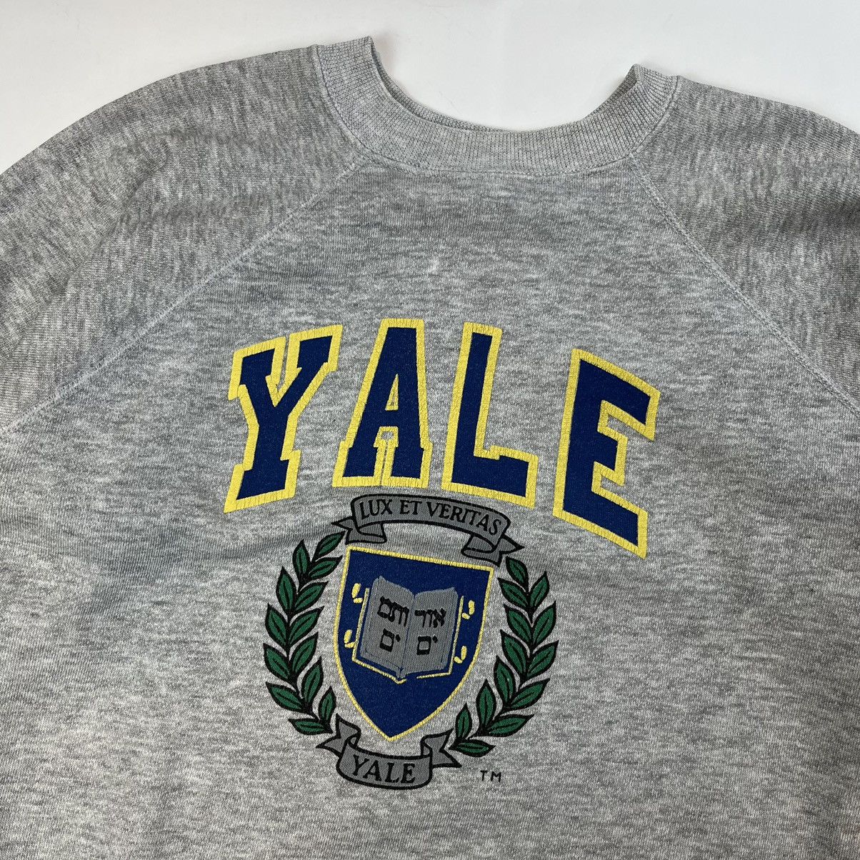 Vintage Vintage Yale Crewneck Sweatshirt Size M 80s Size US M / EU 48-50 / 2 - 4 Thumbnail