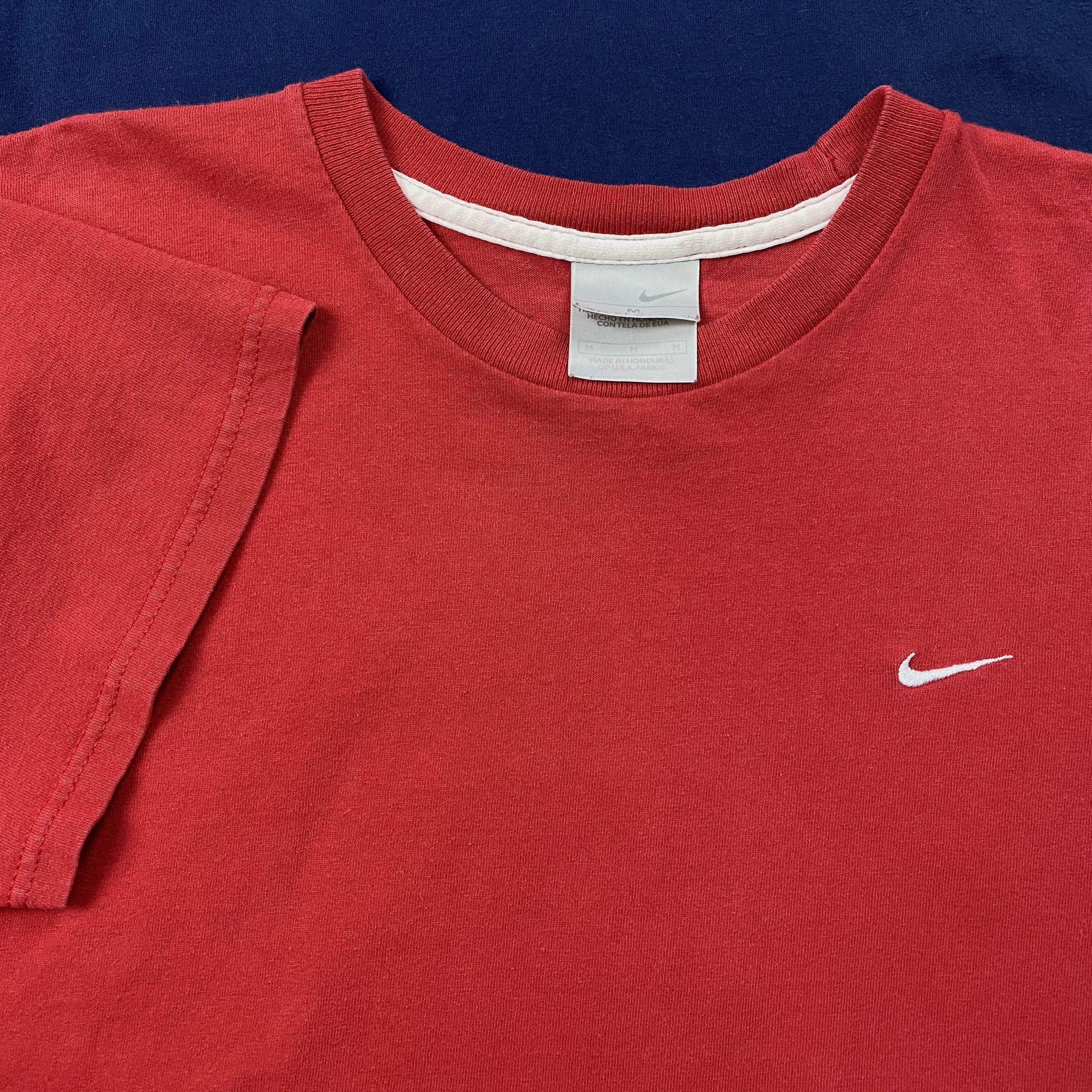 Nike Vintage 2000s Mini Swoosh Logo T-Shirt Size M Size US M / EU 48-50 / 2 - 2 Thumbnail
