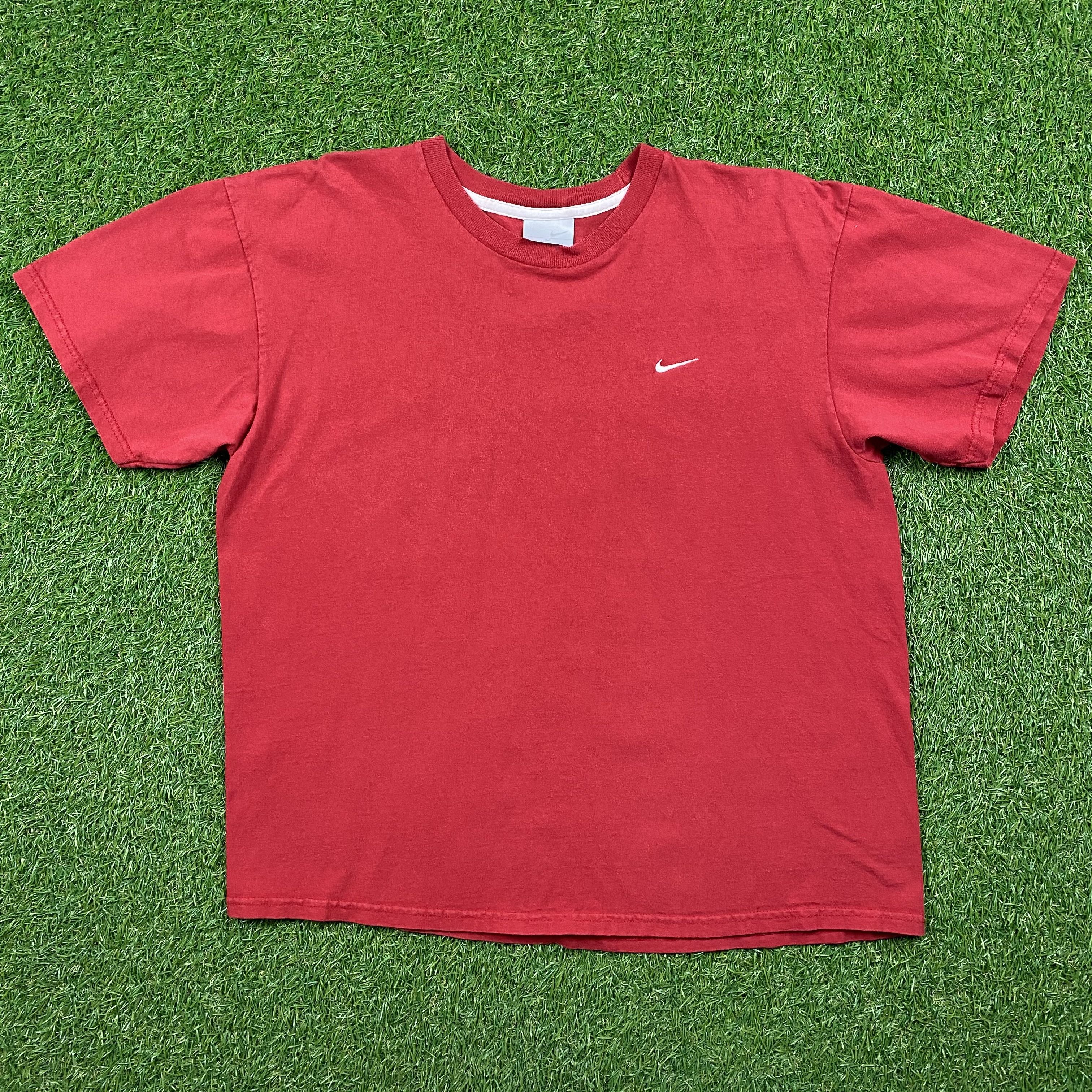 Nike Vintage 2000s Mini Swoosh Logo T-Shirt Size M Size US M / EU 48-50 / 2 - 1 Thumbnail