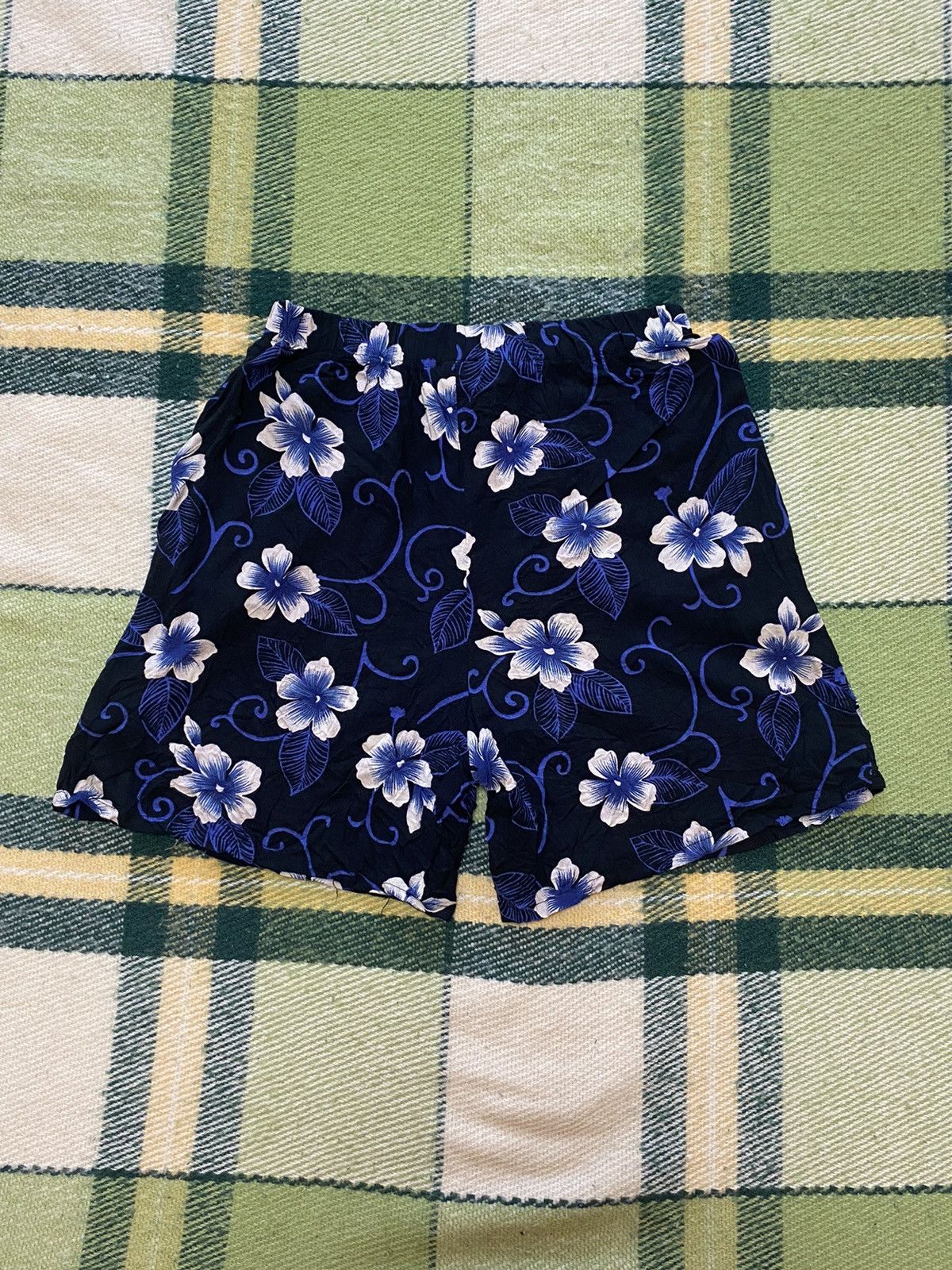 Vintage Vintage 90s art shorts streetwear Hawaiian style size M Size US 32 / EU 48 - 3 Thumbnail