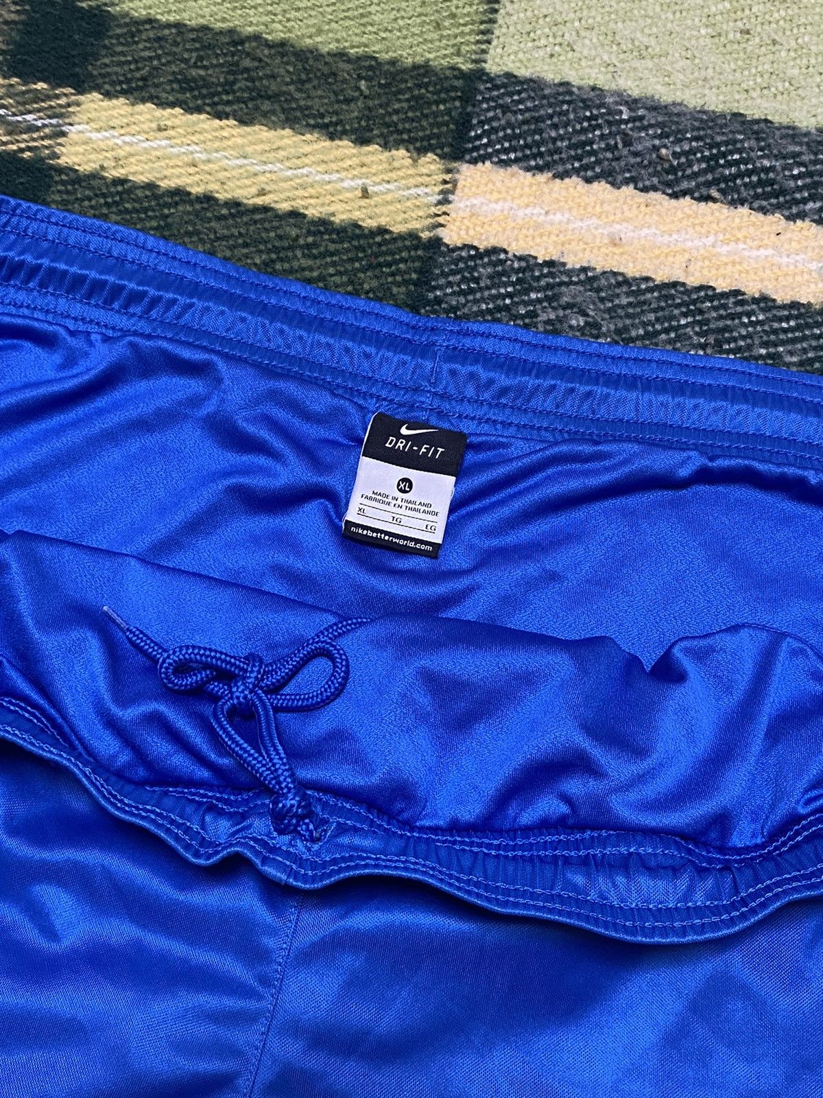 Nike Vintage Nike shorts streetwear swoosh casual y2k size XL Size US 36 / EU 52 - 3 Thumbnail