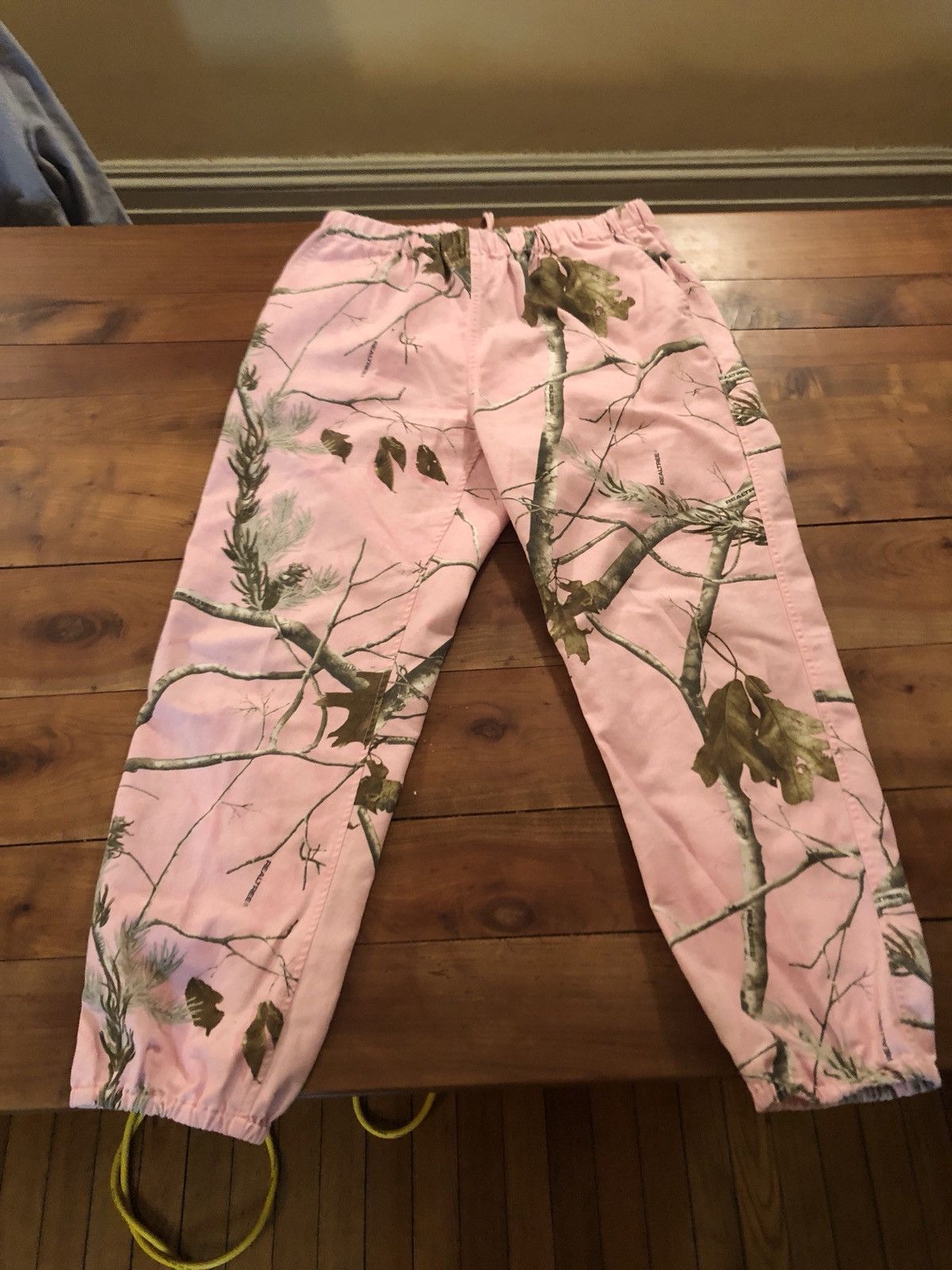 Supreme Supreme Realtree Camo Pants Pink